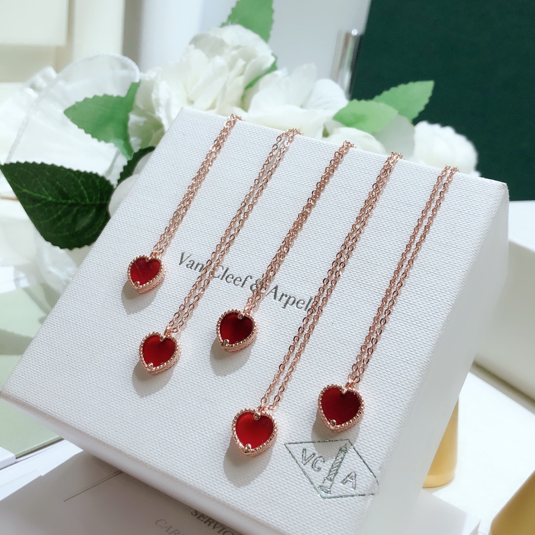 Bagsaaa V*n Cl**f & Arp*1s Red Heart Neckalce
