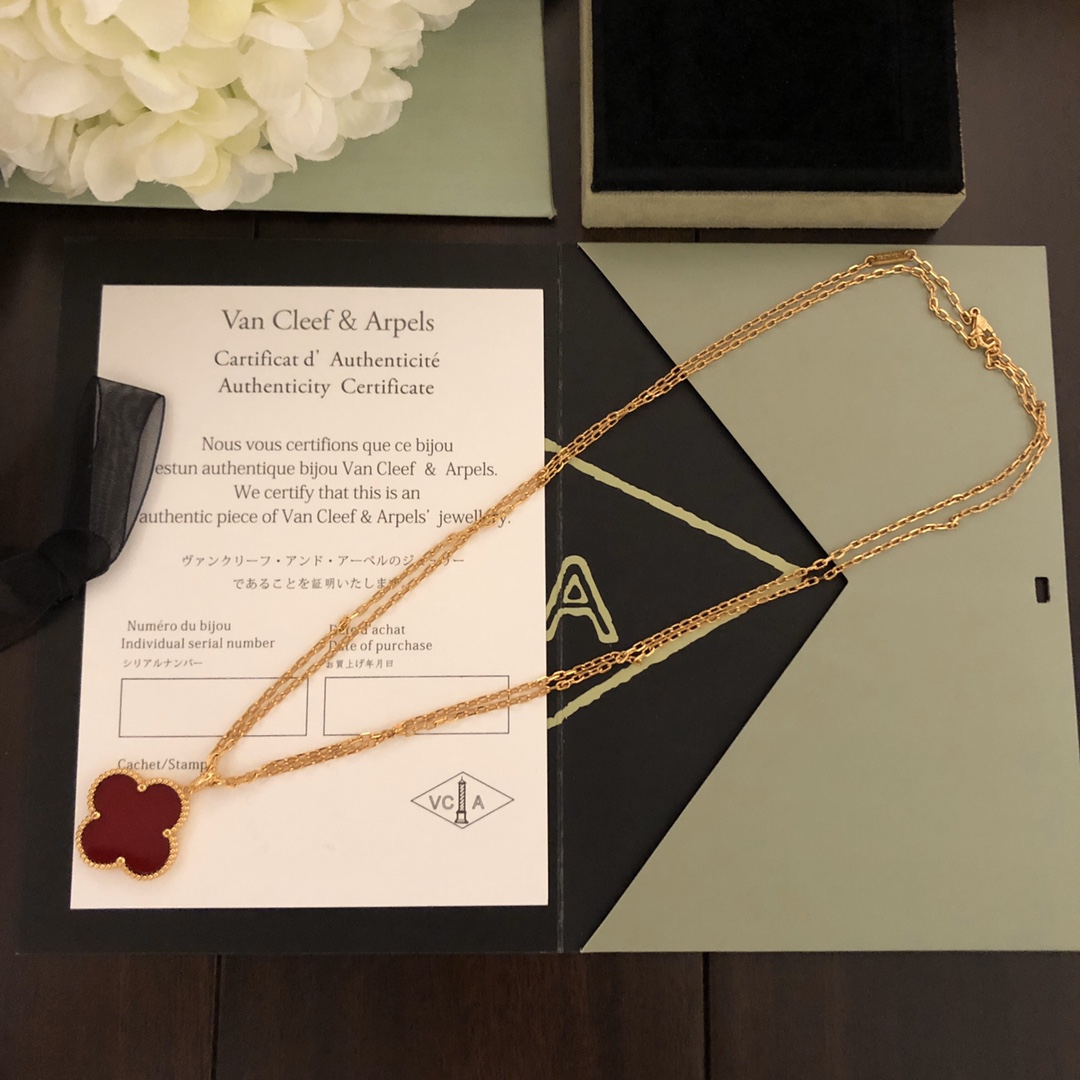 Bagsaaa V*n Cl**f & Arp*1s Clover Red Necklace