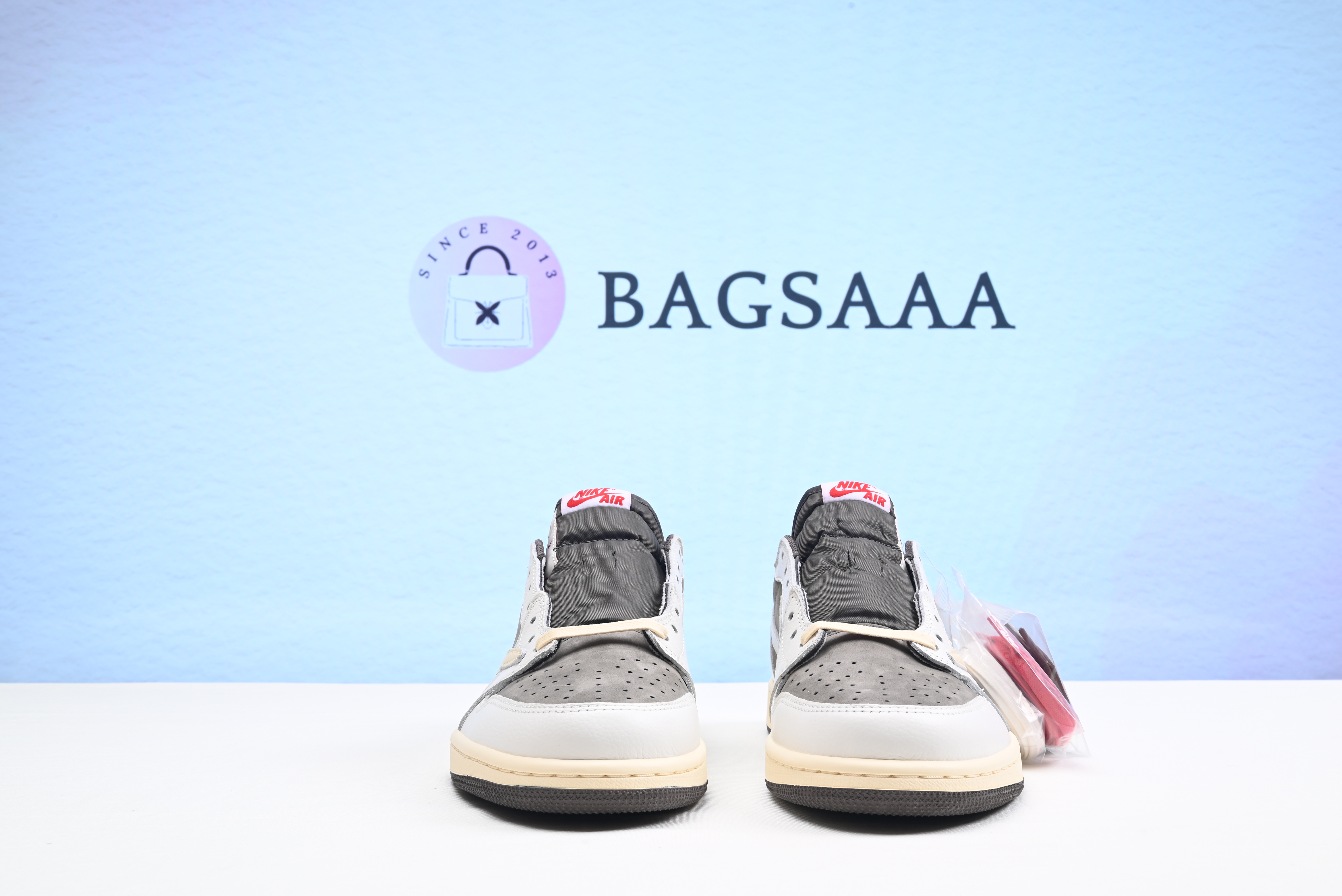 Bagsaaa TRAVIS SCOTT X AIR JORDAN 1 LOW OG REVERSE MOCHA