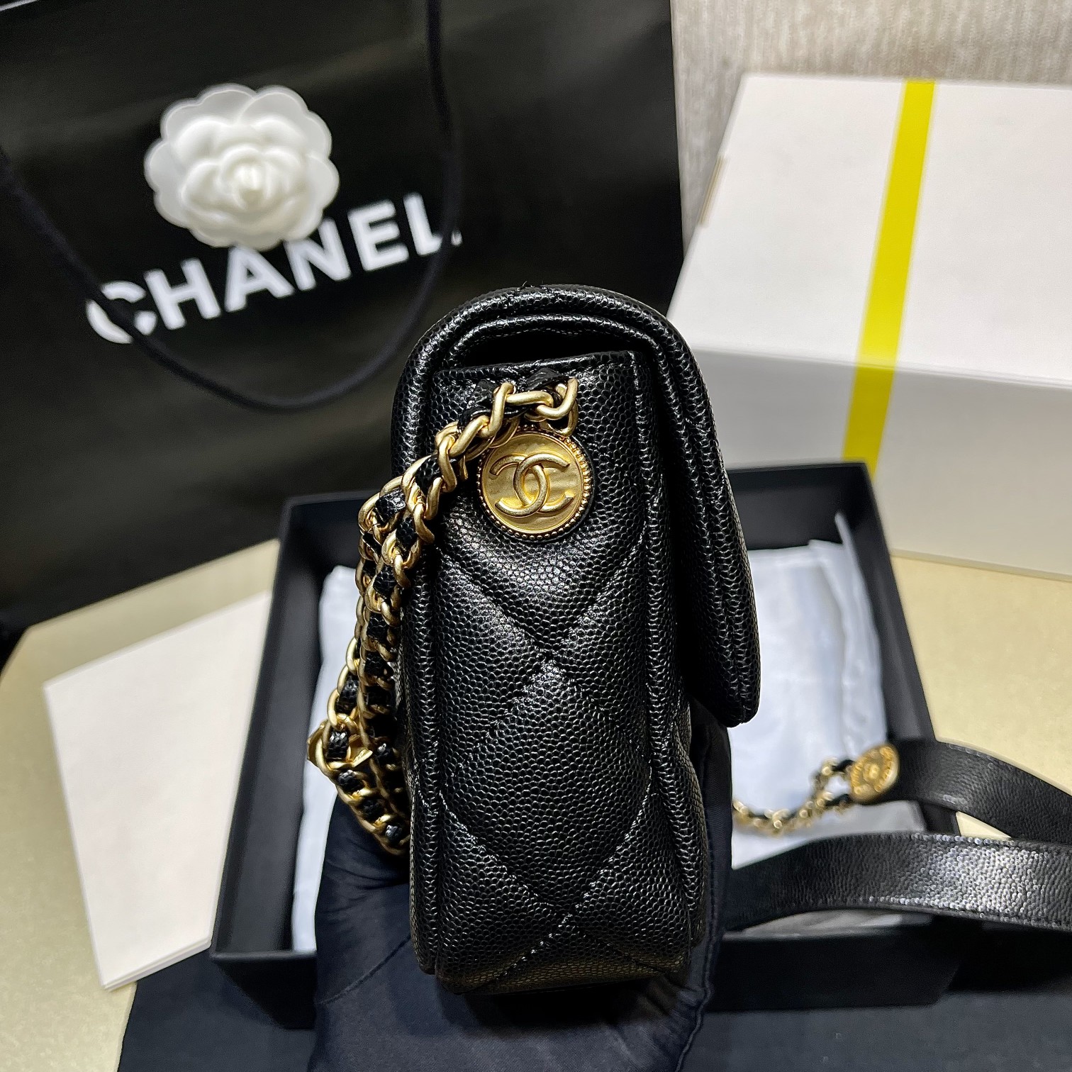 Bagsaaa Ch**el Black Flap Bag - 21X14.5X6cm