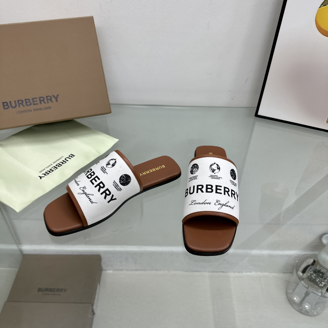 Bagsaaa Bv*b*rry Letters Canvas White Slides