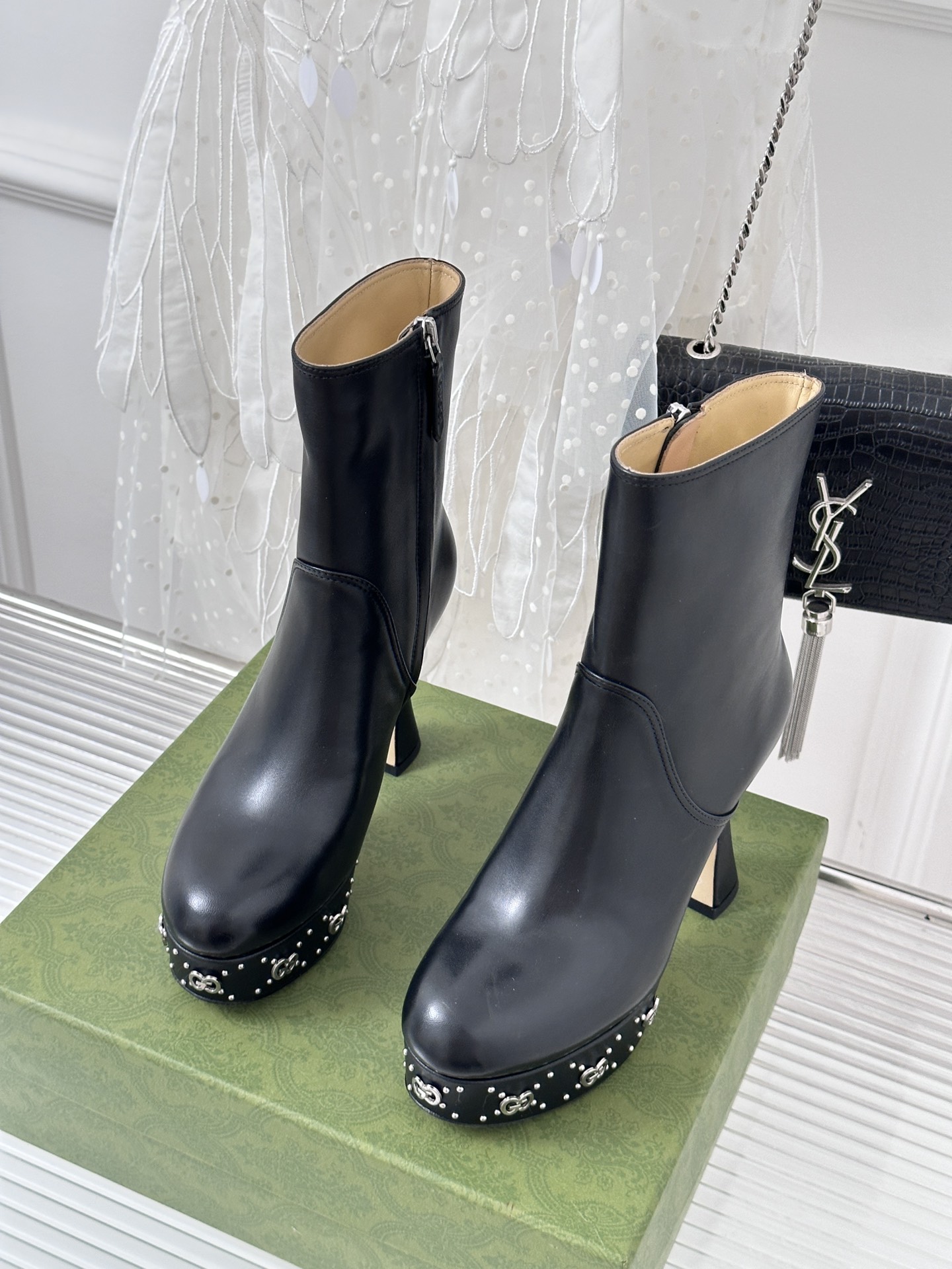 Bagsaaa Gvc*1 GG studded leather ankle boots black