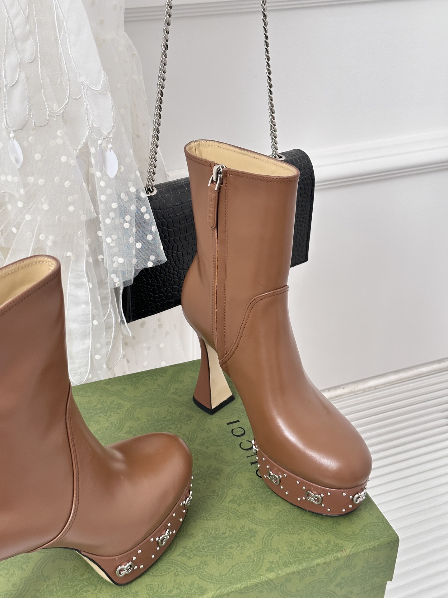 Bagsaaa Gvc*1 GG studded leather ankle boots brown
