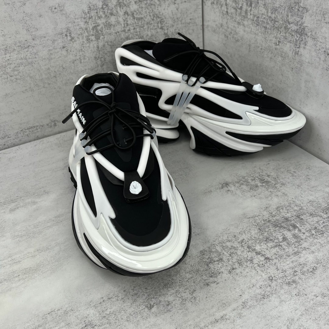 Bagsaaa Balmain Unicorn Low Top trainers in neoprene and leather black and white