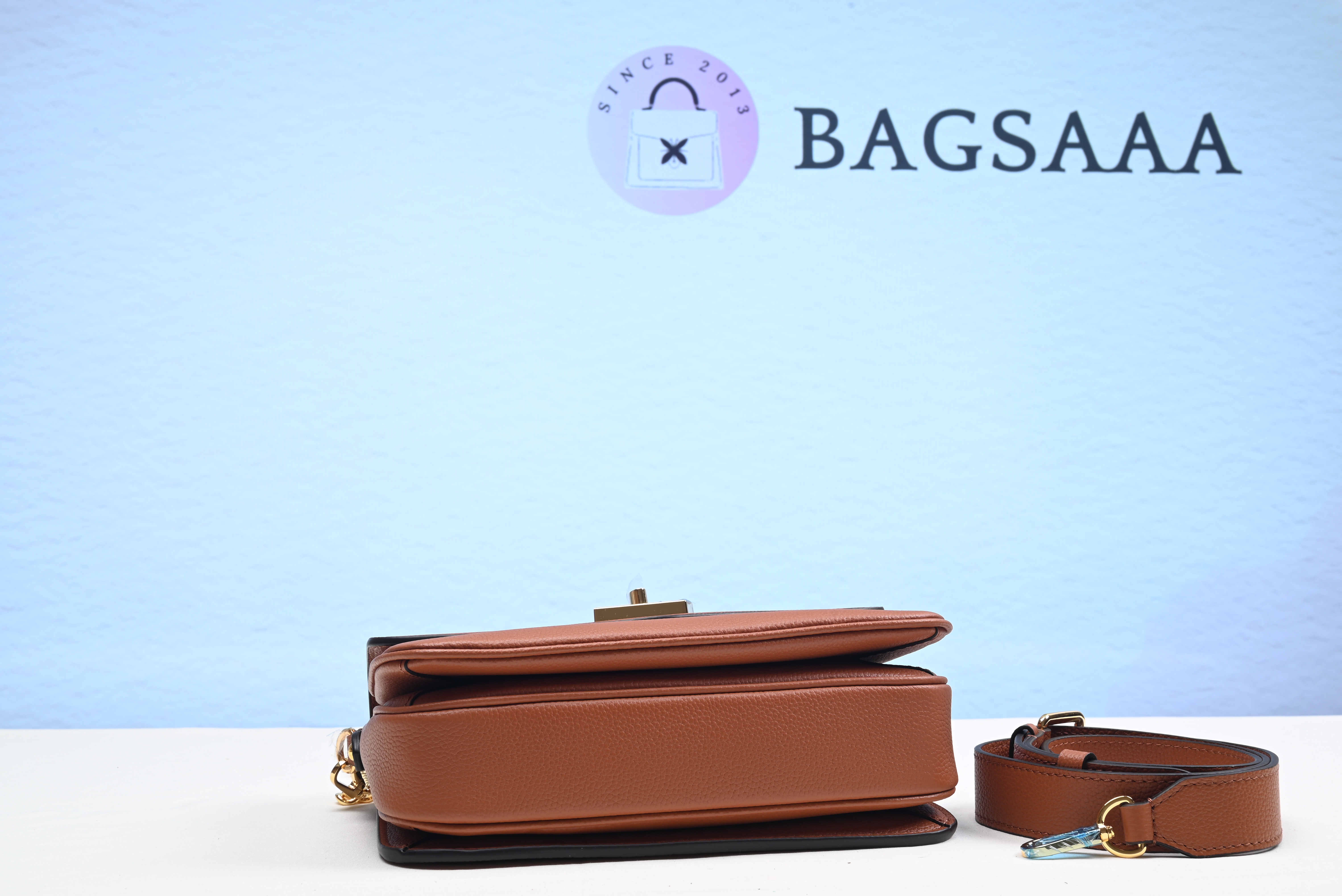 Bagsaaa L0vis Vvtt0n Oxford Lockme Brown Bag - M22735 - 22 x 16 x 9.5 cm