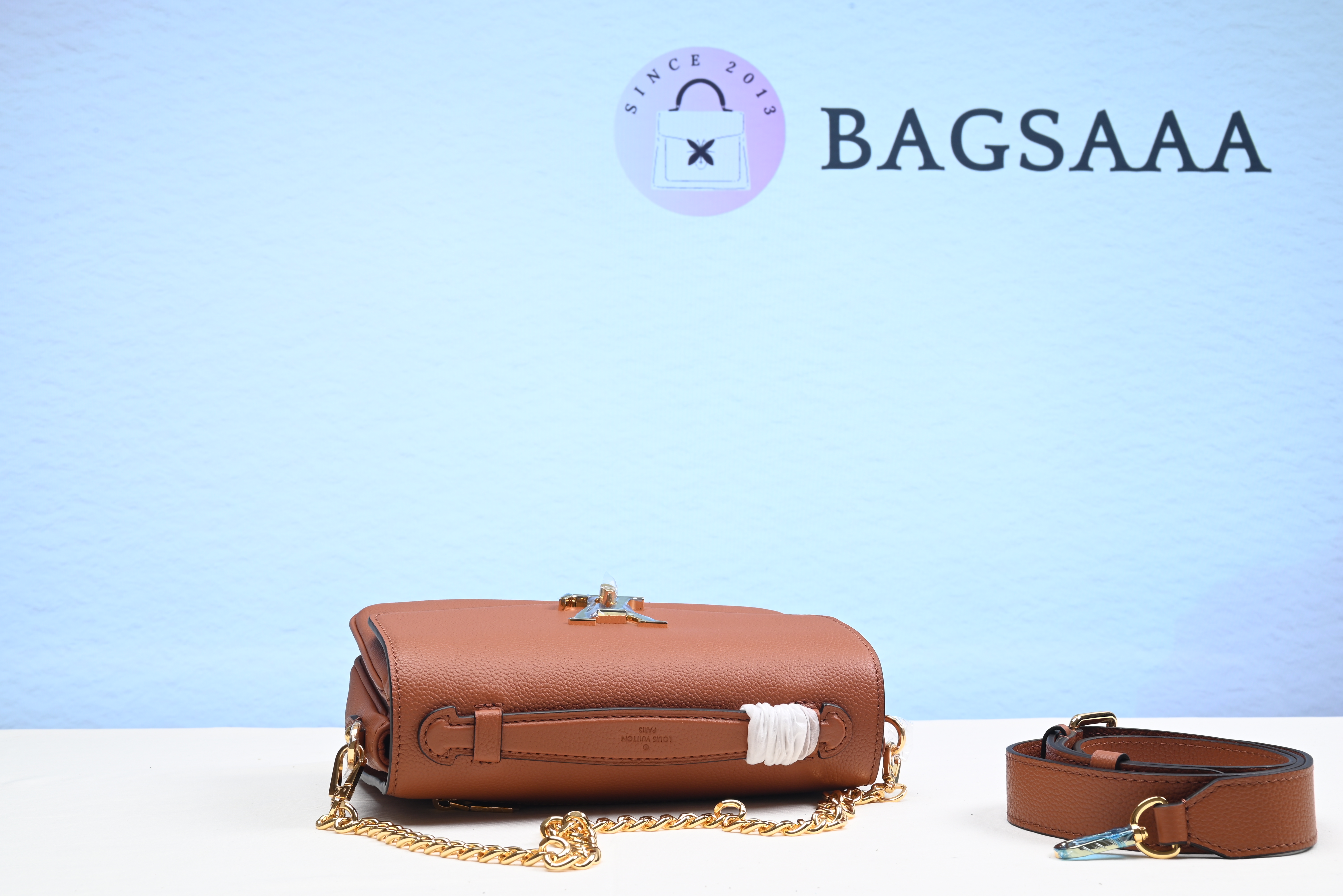Bagsaaa L0vis Vvtt0n Oxford Lockme Brown Bag - M22735 - 22 x 16 x 9.5 cm