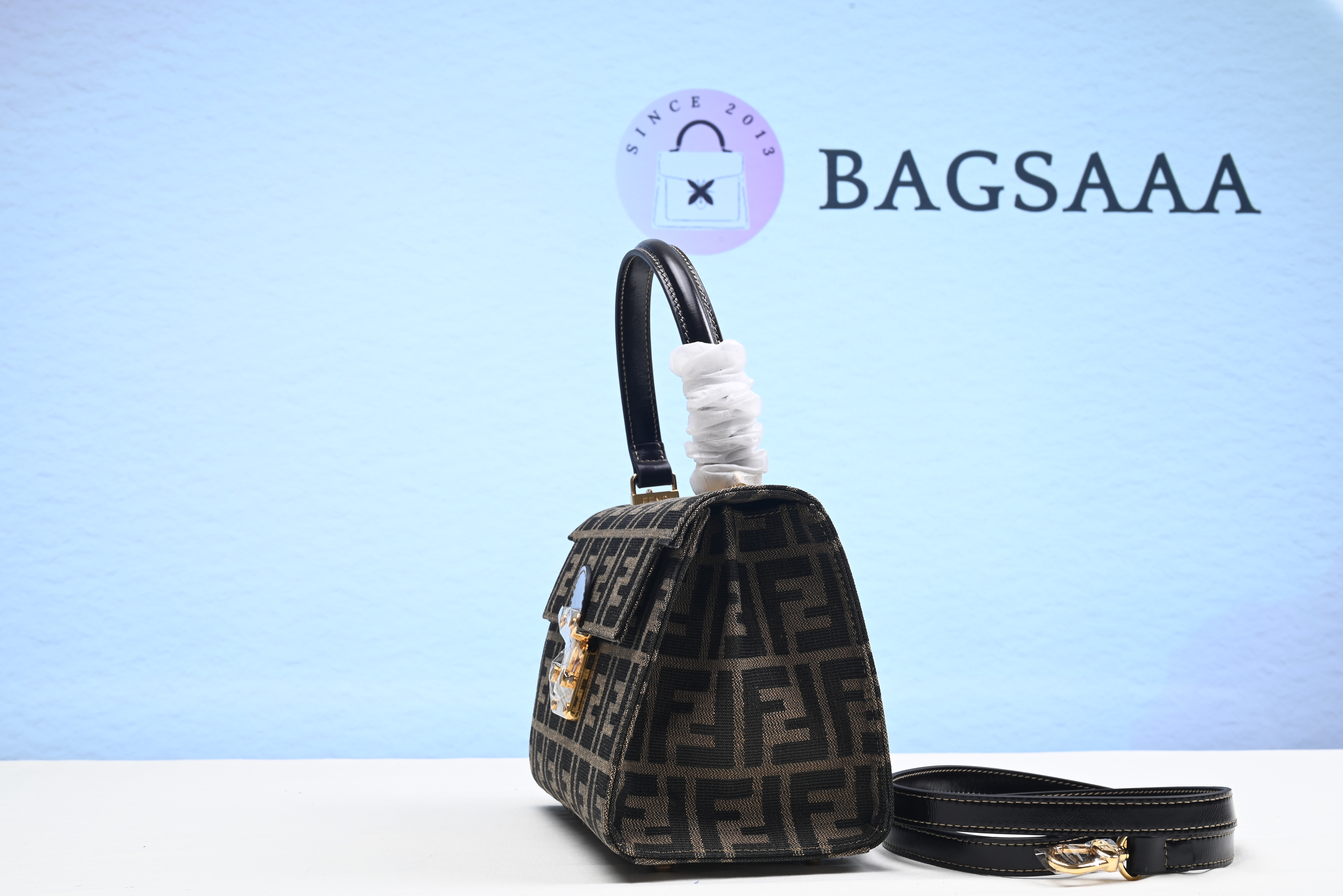 Bagsaaa F**di Zucca Bucket Bag