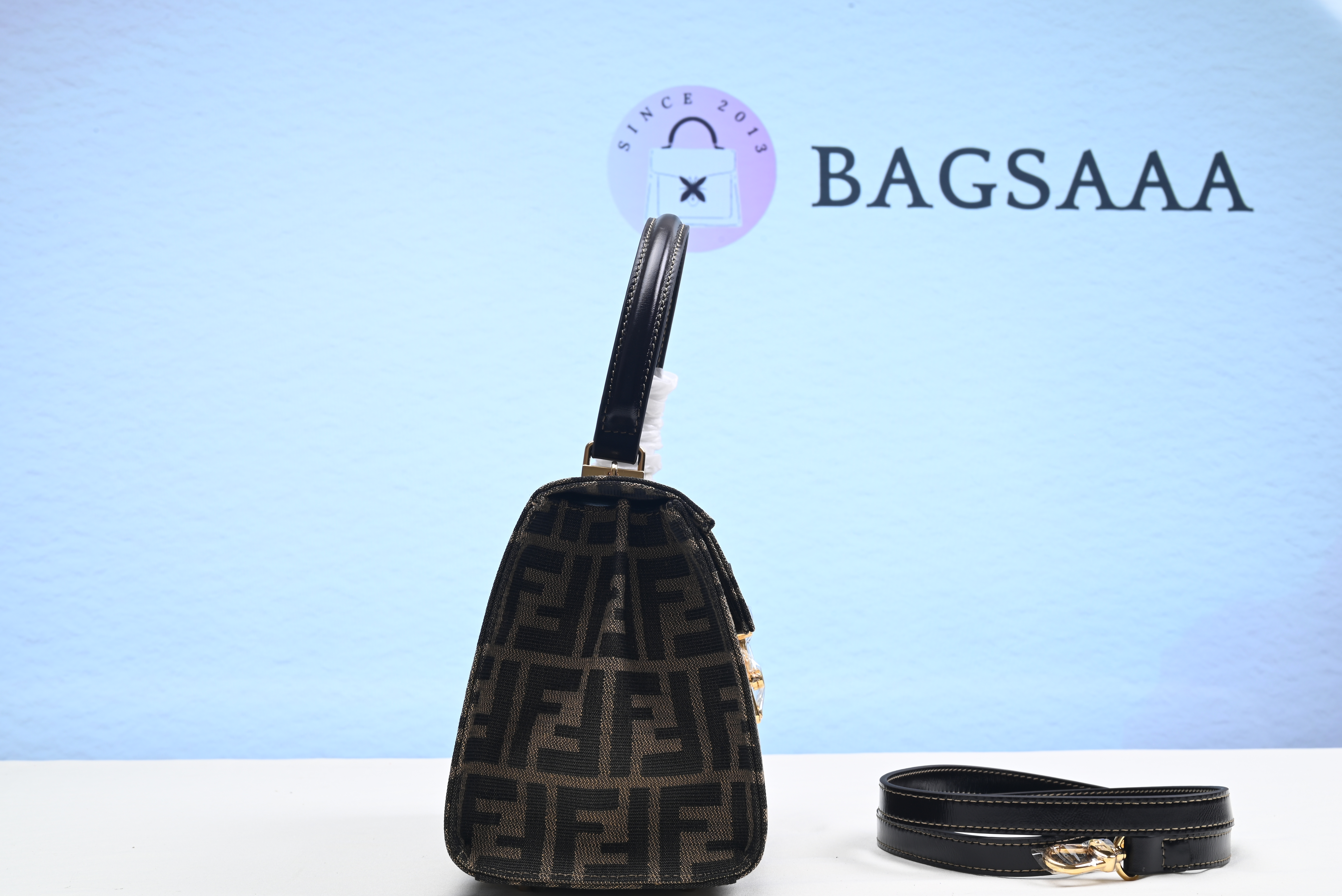 Bagsaaa F**di Zucca Bucket Bag