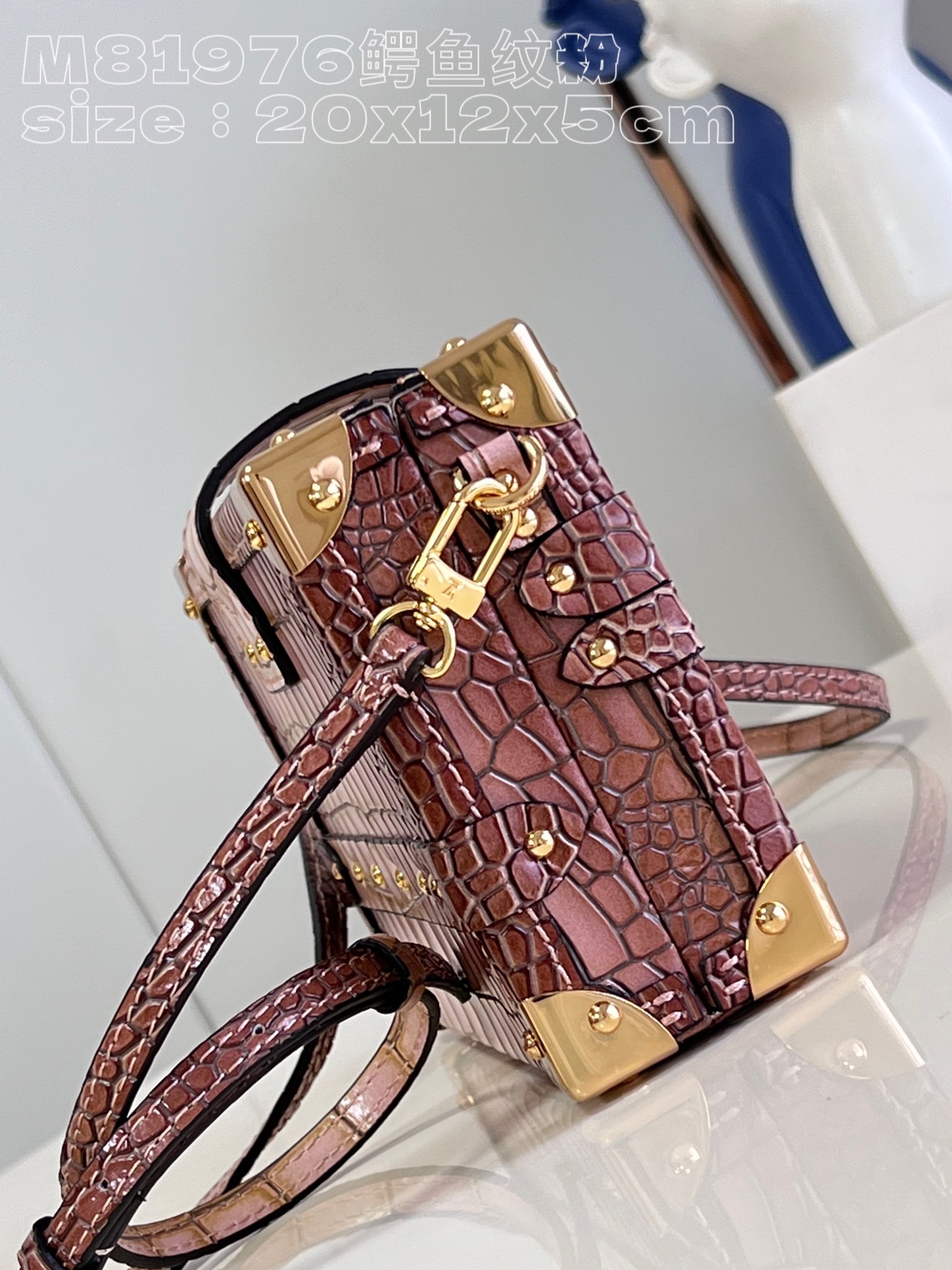 Bagsaaa L0vis Vvtt0n Petite Malle Bag Alligator crocodile leathe pink