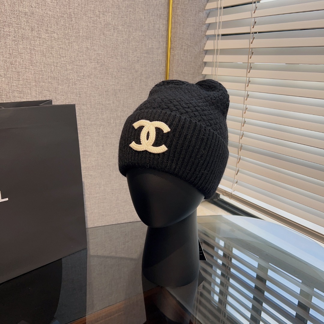 Bagsaaa Ch**el Beanie 2 colors 02