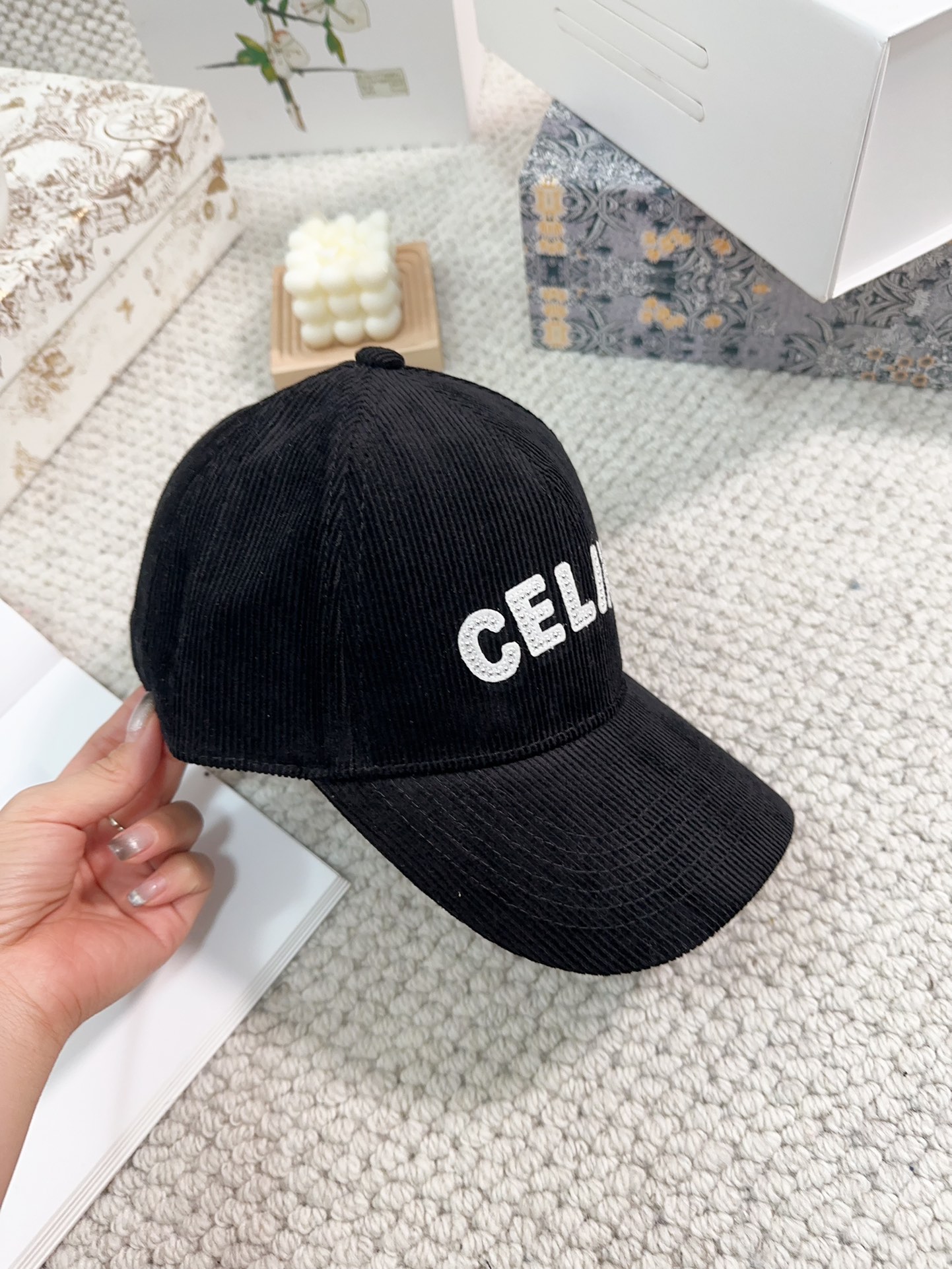 Bagsaaa Ce1i*e Cap Black Hat