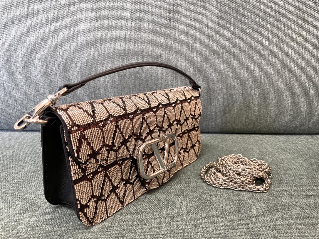 BAGSAAA Va1e*ntin0 GARAVANI SMALL LOCÒ SHOULDER BAG BLACK BURGUNDY