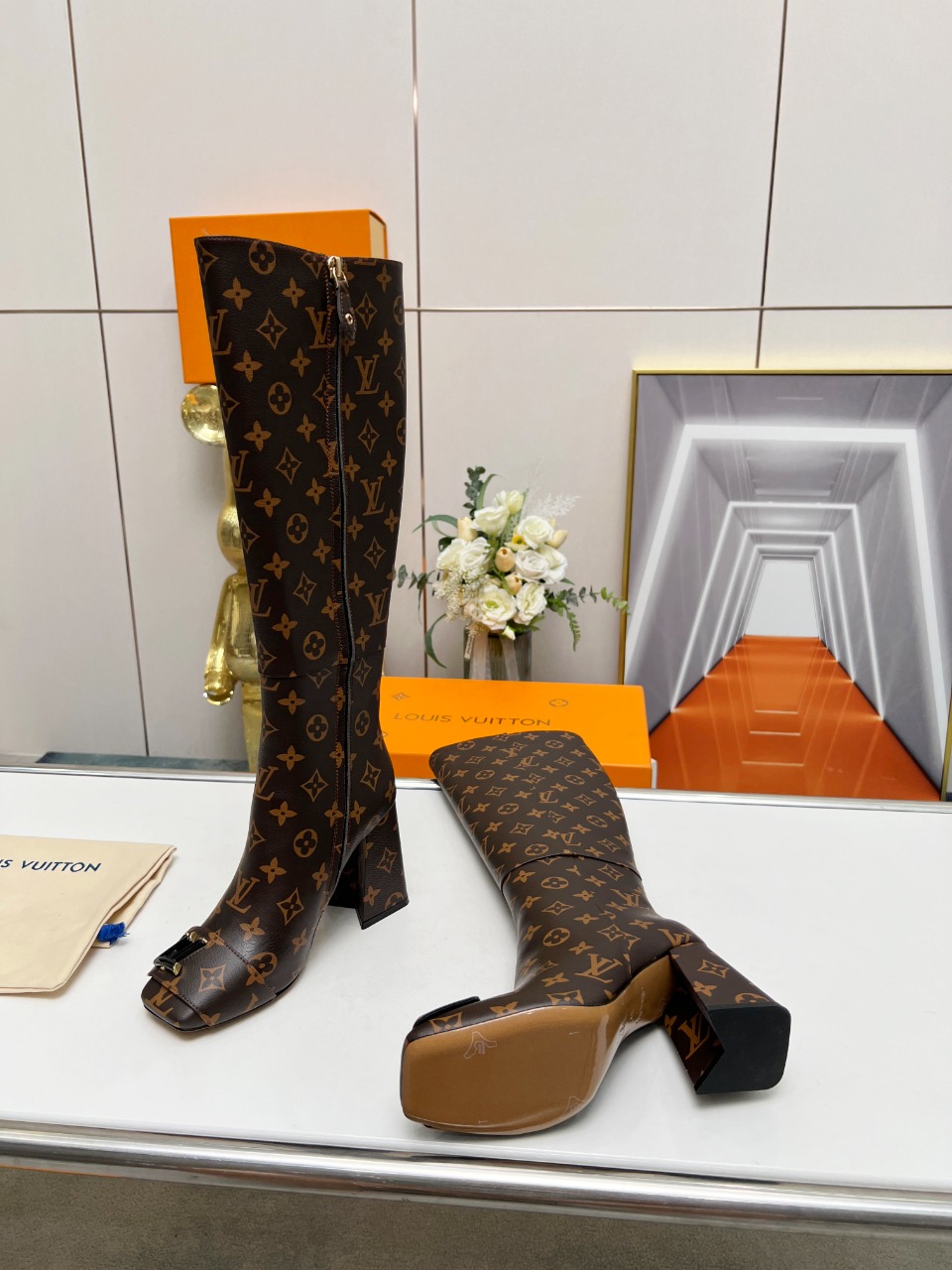 Bagsaaa L0vis Vvtt0n Long Boots Monogram Twist Logo