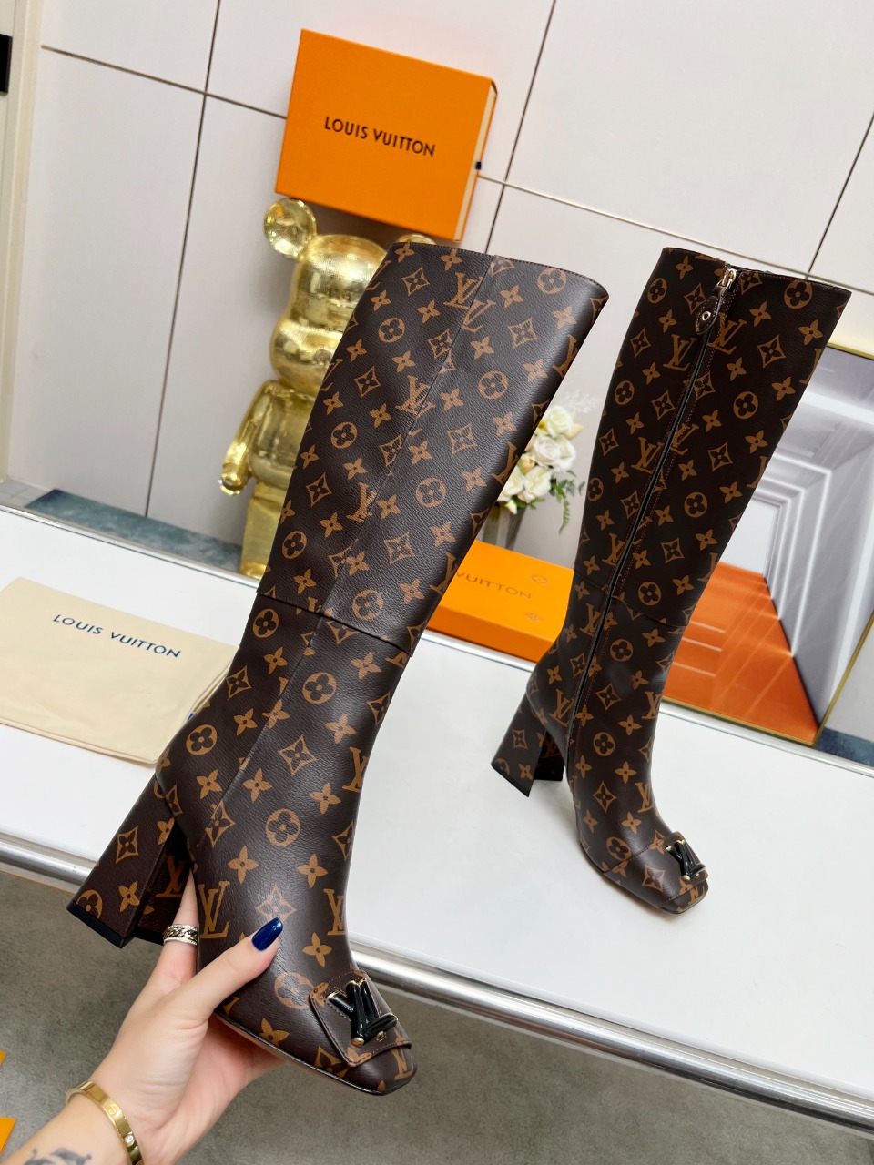 Bagsaaa L0vis Vvtt0n Long Boots Monogram Twist Logo