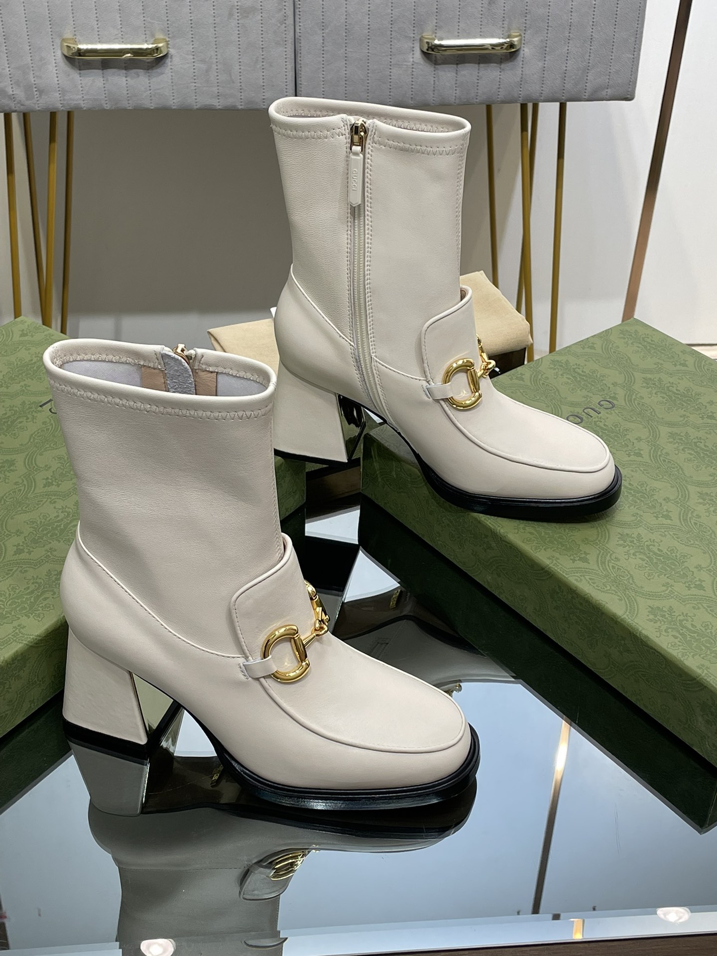 Bagsaaa Gvc*1 Horsebit Ankle Boots White