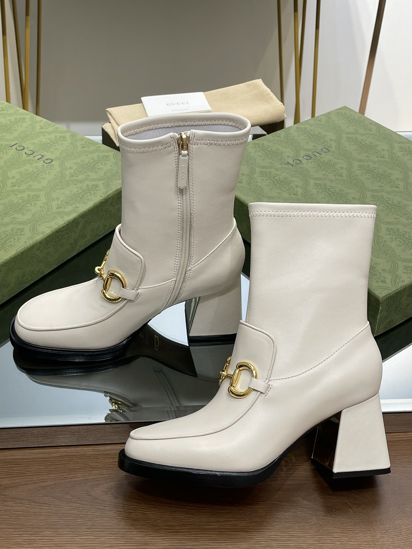 Bagsaaa Gvc*1 Horsebit Ankle Boots White