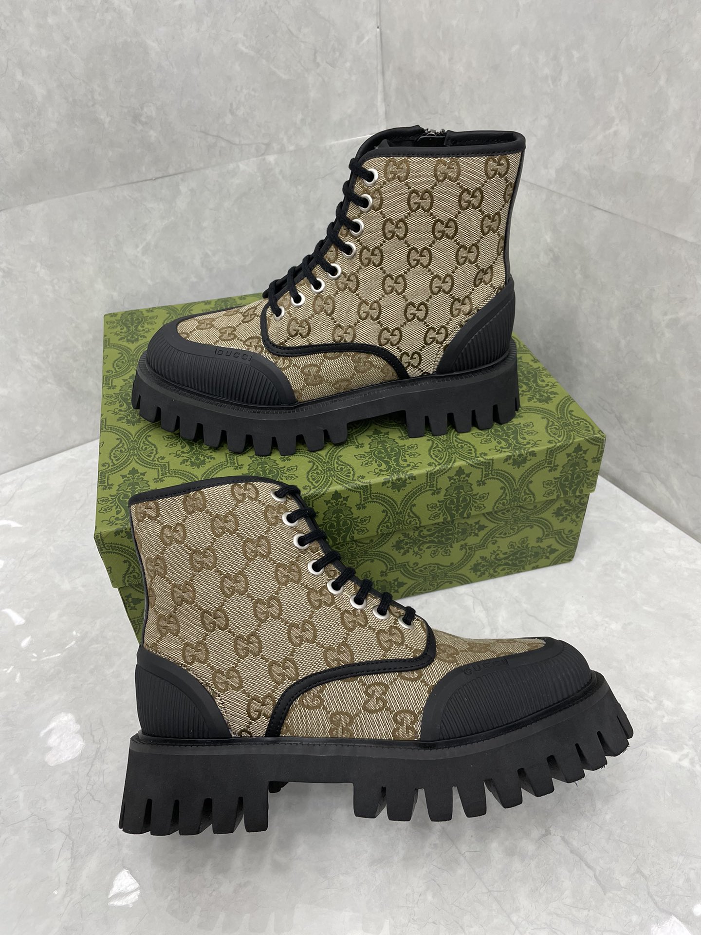Bagsaaa Gvc*1 GG Canvas Ankle Sloe Boot - Black
