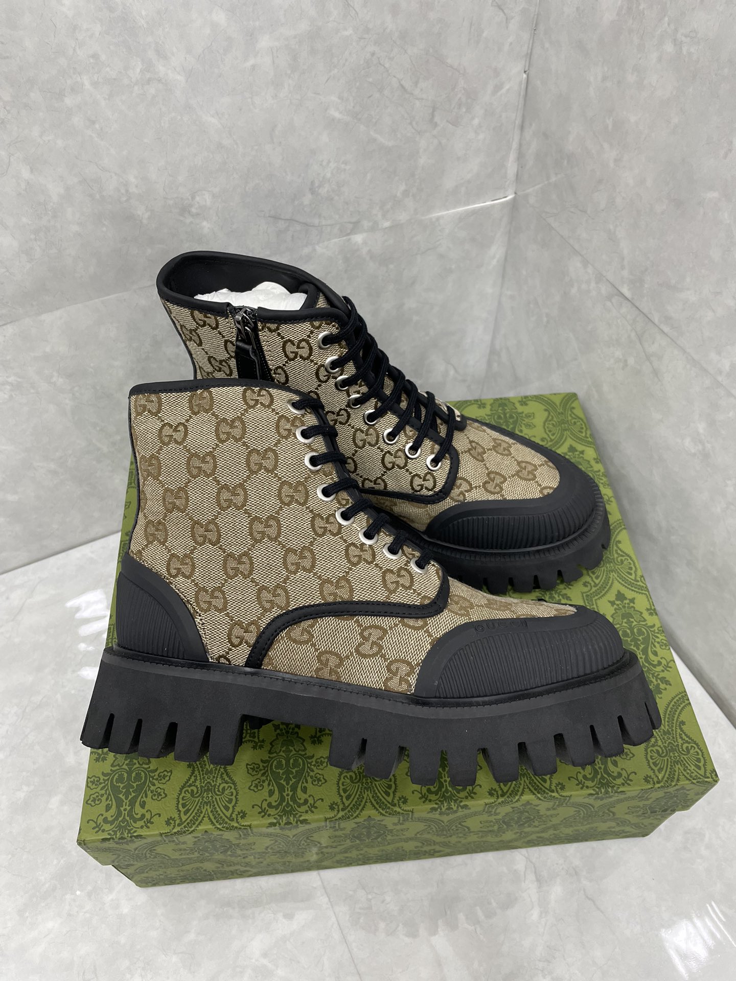Bagsaaa Gvc*1 GG Canvas Ankle Sloe Boot - Black