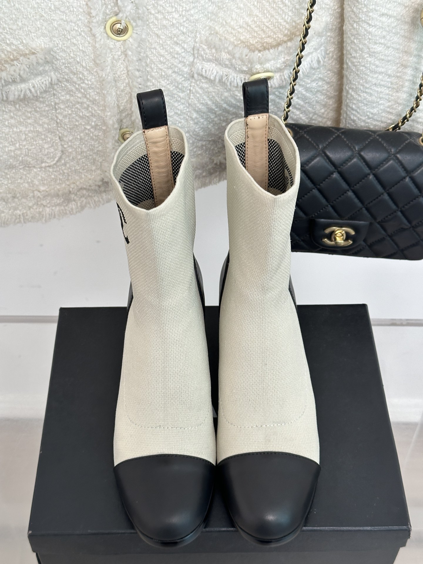 Bagsaaa Ch**el Ankle Short Boots Off White