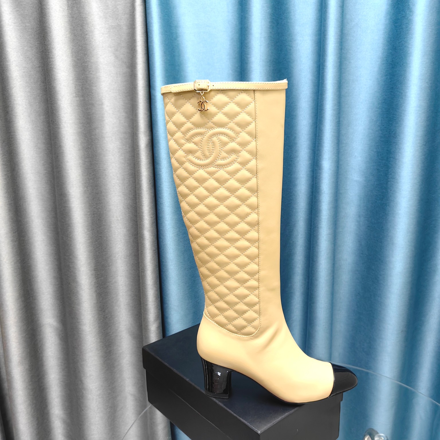 Bagsaaa Ch**el Ankle Long White Beige