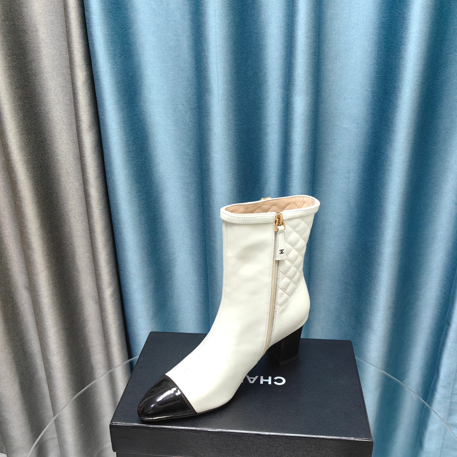 Bagsaaa Ch**el Ankle White Boots