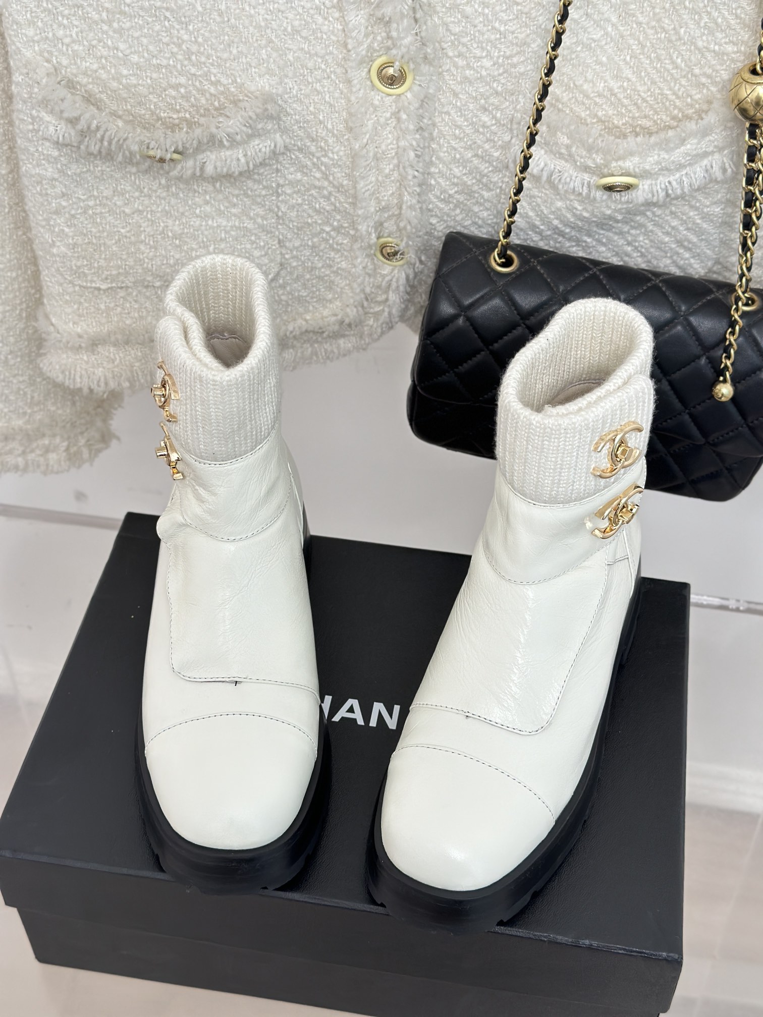 Bagsaaa Ch**el Ankle & Booties White Leather