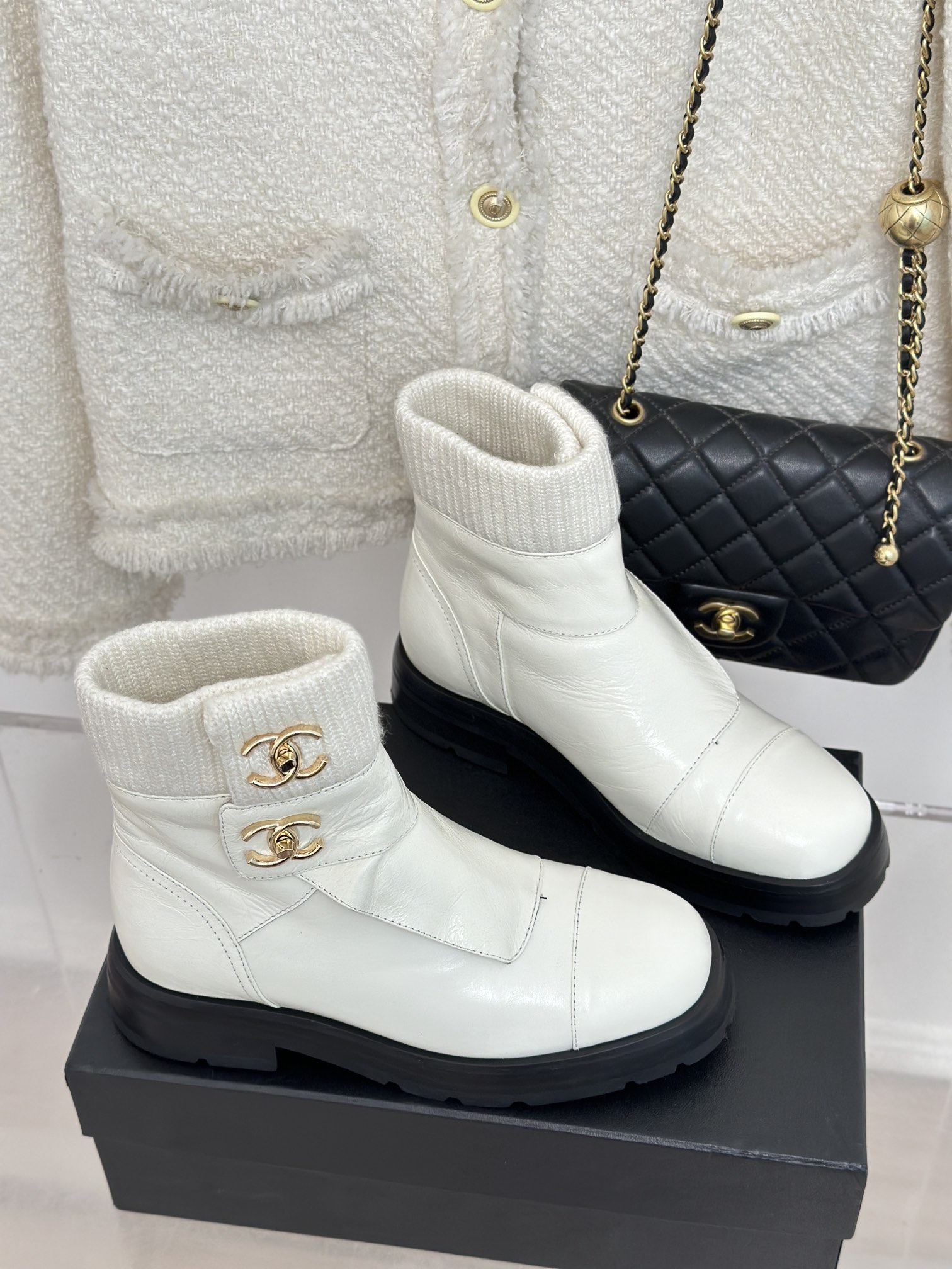 Bagsaaa Ch**el Ankle & Booties White Leather
