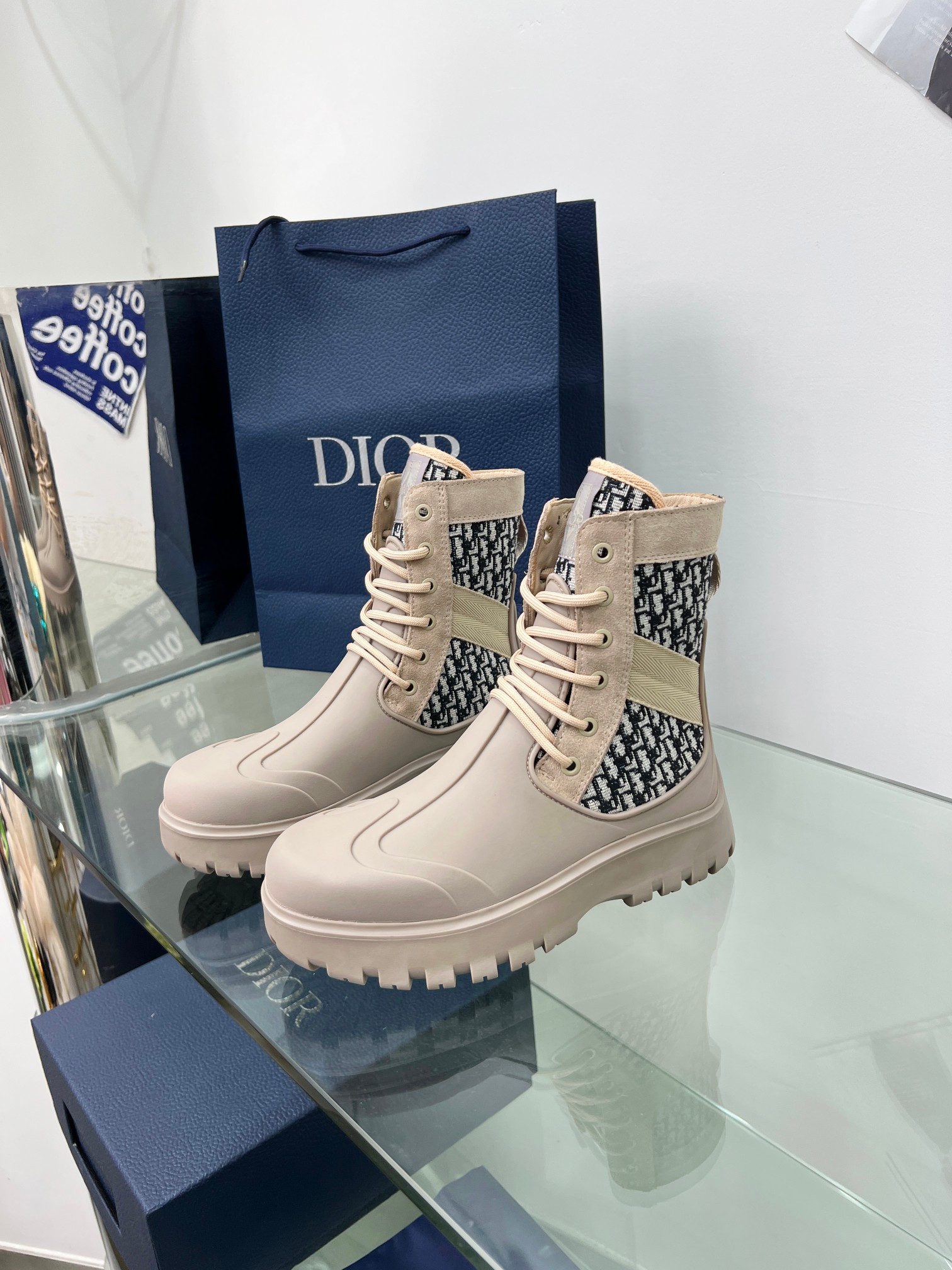 Bagsaaa D10r Garden Lace-Up Boot Beige