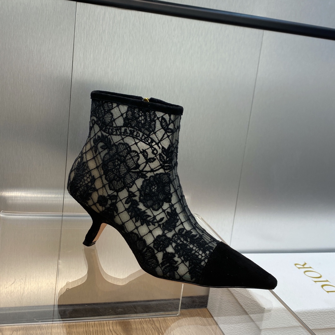 BAGSAAA D10r NAUGHTILY-D HEELED BOOT