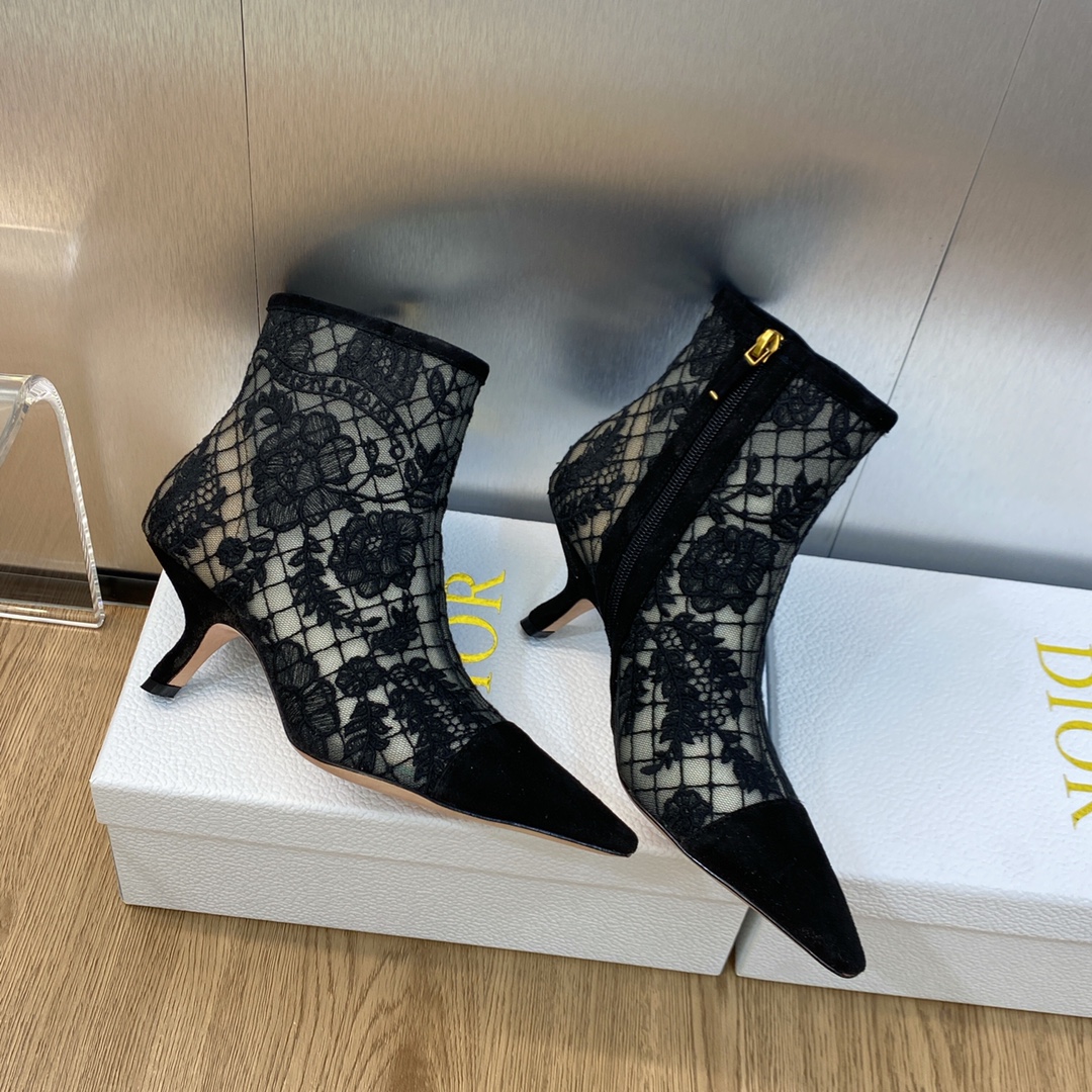 BAGSAAA D10r NAUGHTILY-D HEELED BOOT