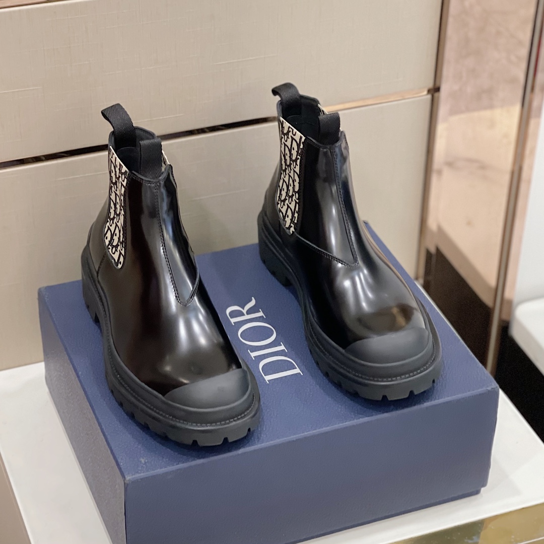 Bagsaaa D10r Chelsea Leather Boots