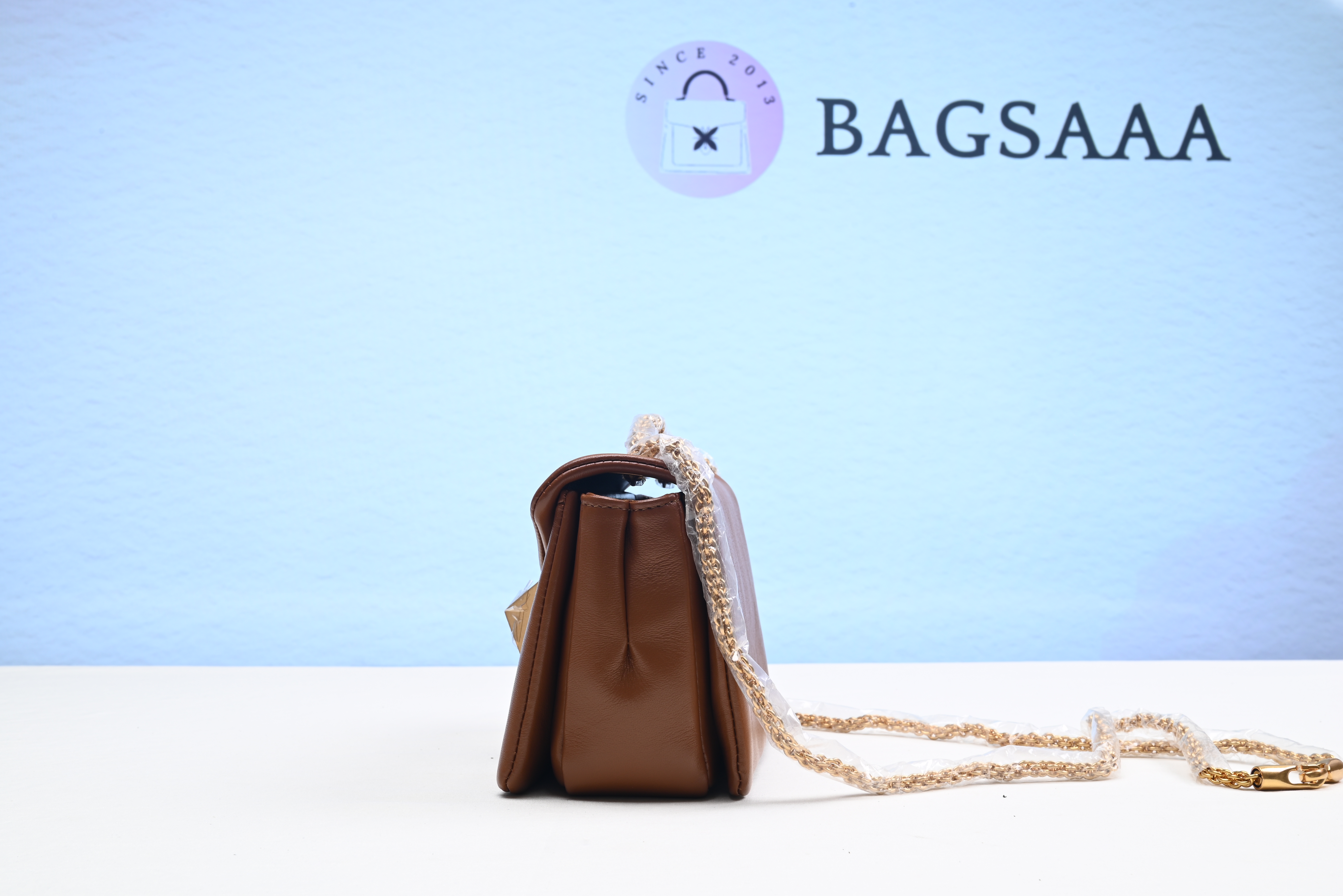 Bagsaaa Va1e*ntin0 Garavani One Stud Nappa Brown Bag - 19x14x1cm