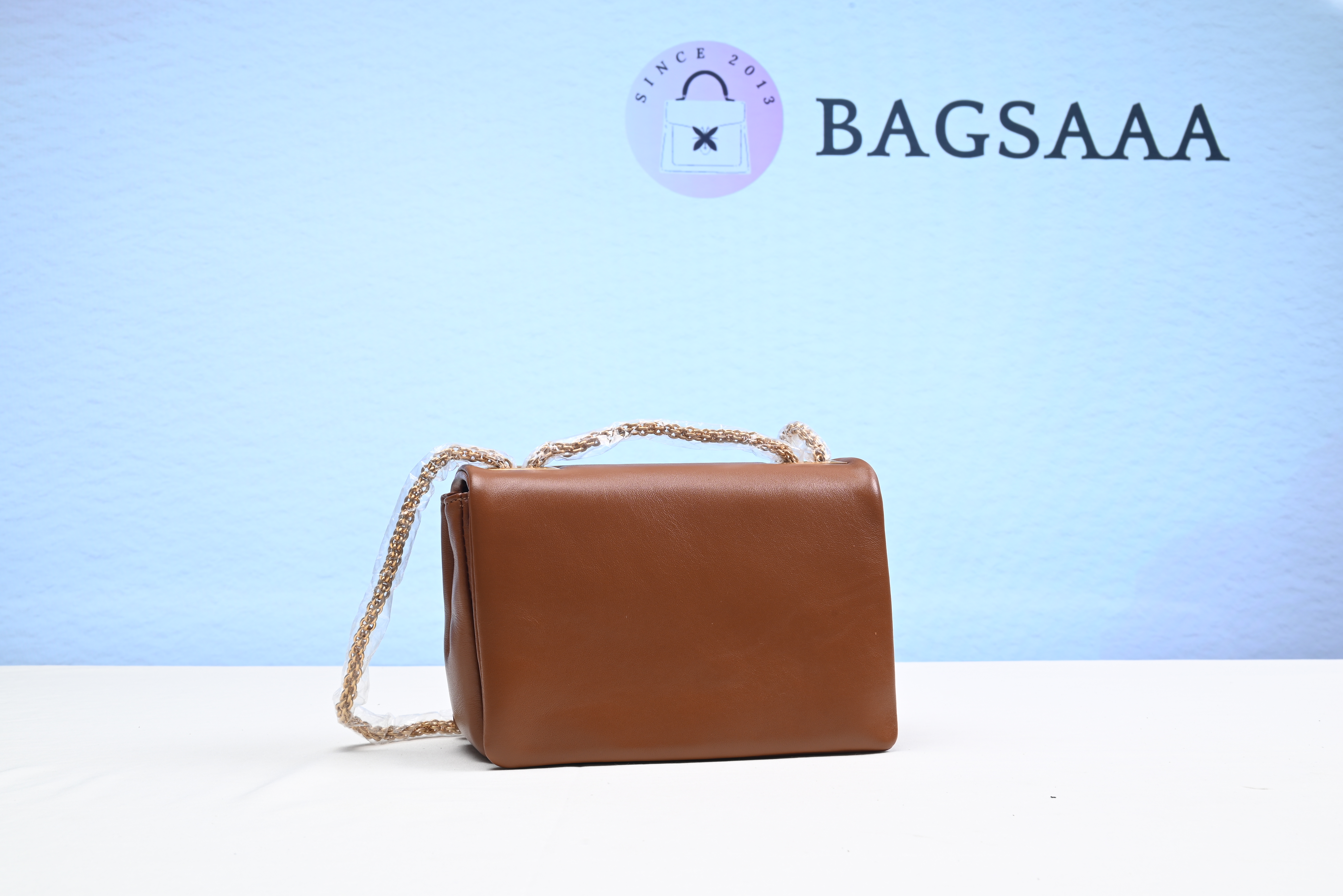 Bagsaaa Va1e*ntin0 Garavani One Stud Nappa Brown Bag - 19x14x1cm