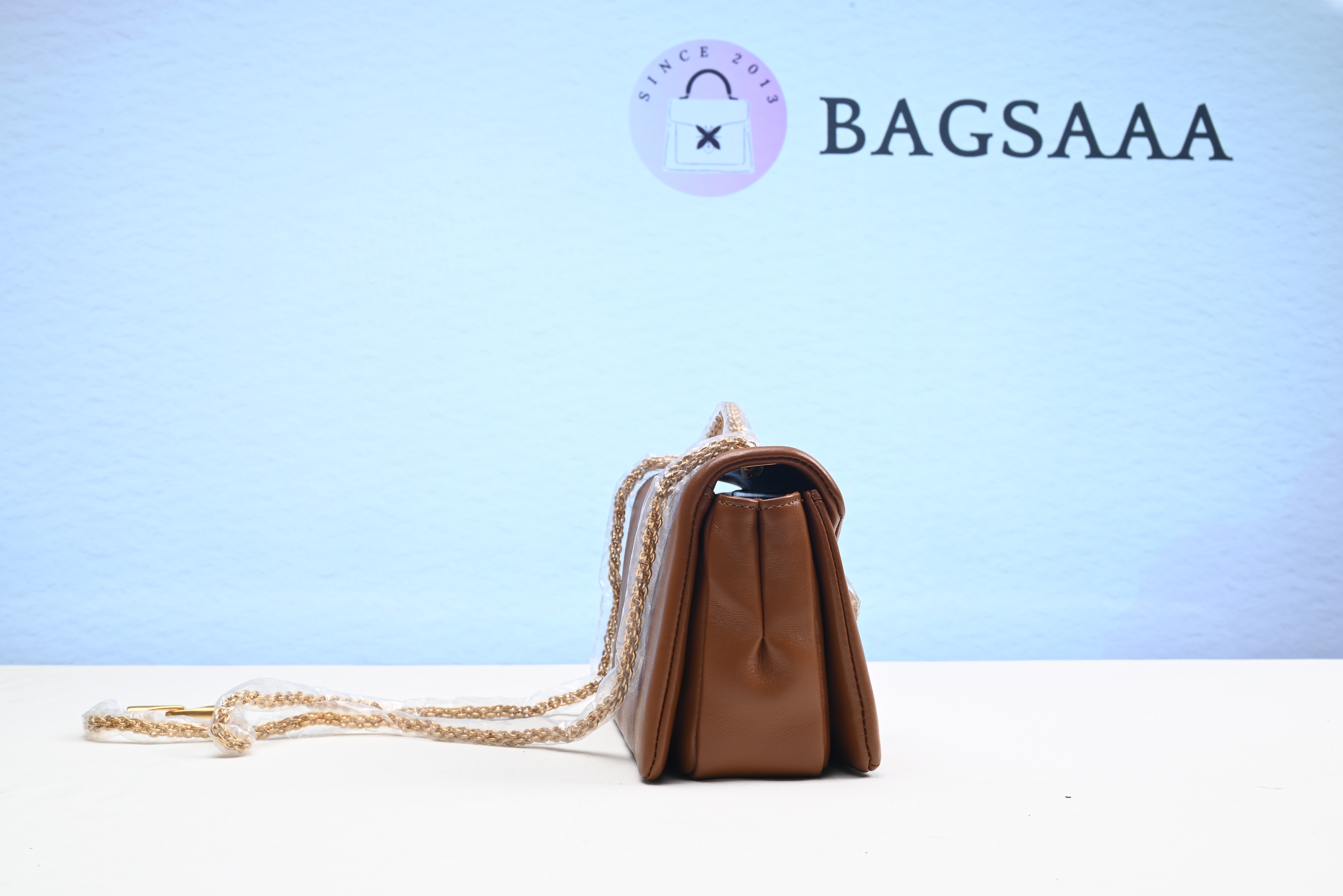 Bagsaaa Va1e*ntin0 Garavani One Stud Nappa Brown Bag - 19x14x1cm