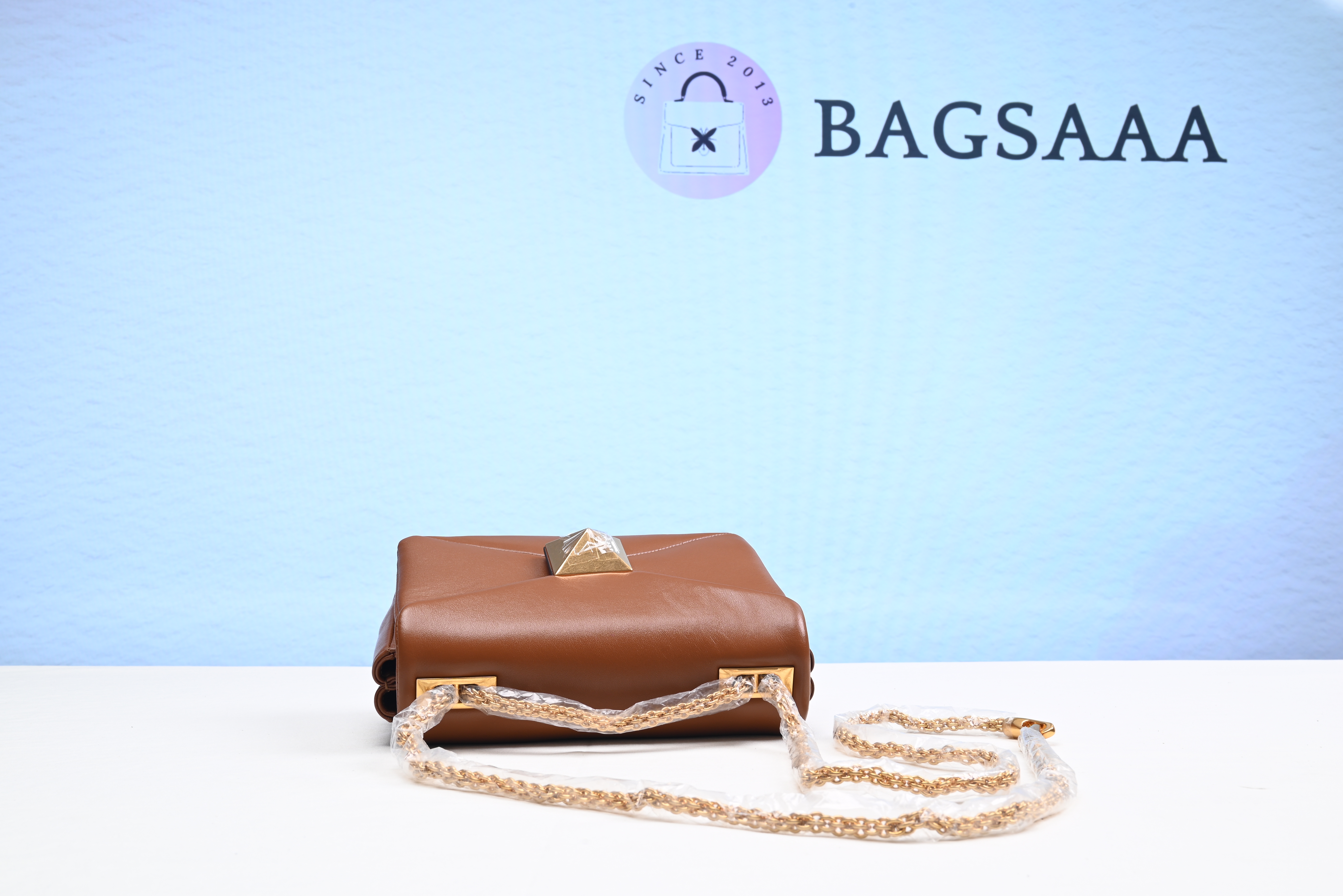 Bagsaaa Va1e*ntin0 Garavani One Stud Nappa Brown Bag - 19x14x1cm