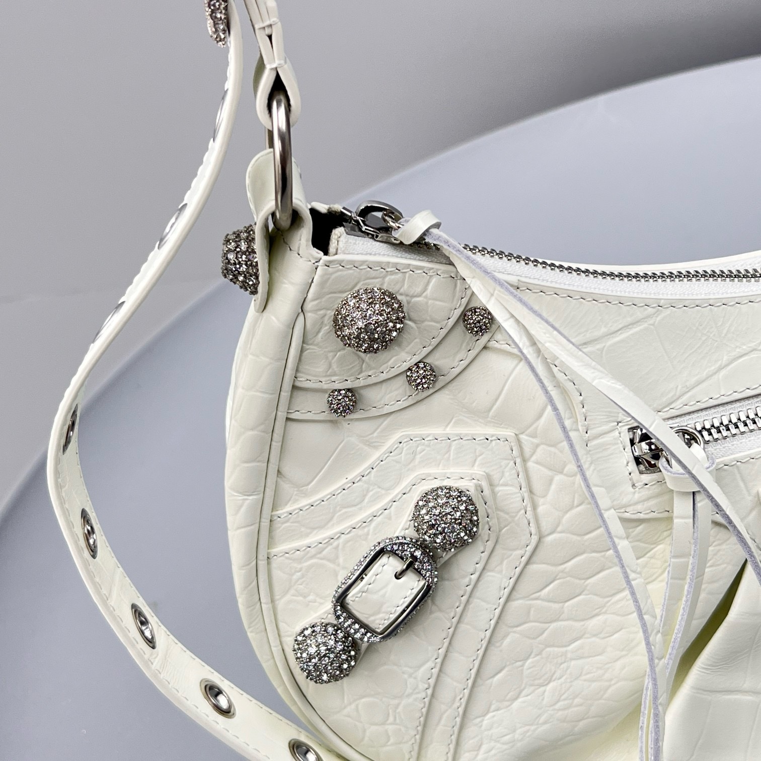 Bagsaaa Ba1en*iaga Le Cagole large bag white - 33x16x8cm