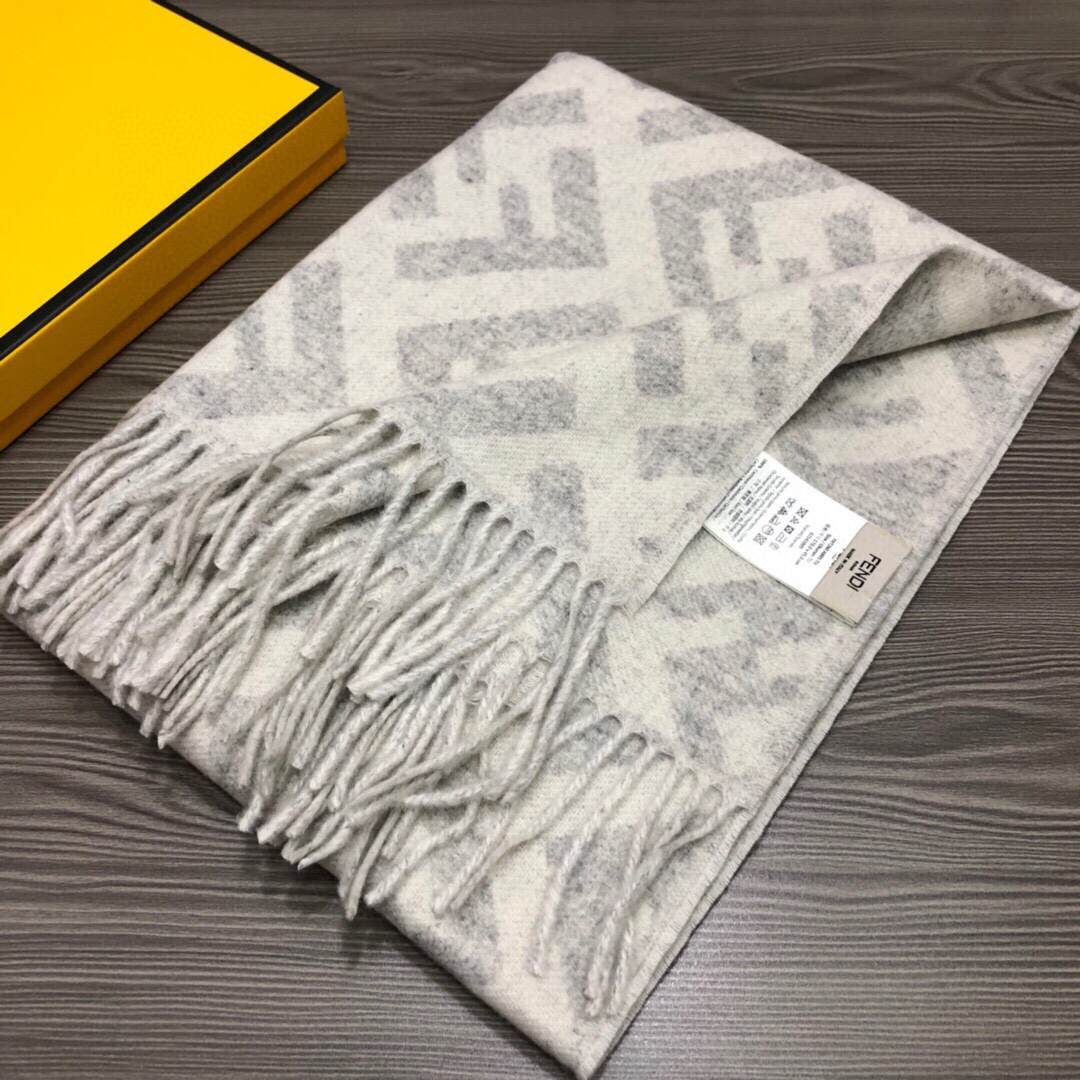 Bagsaaa F**dii FF Scarf Light Grey