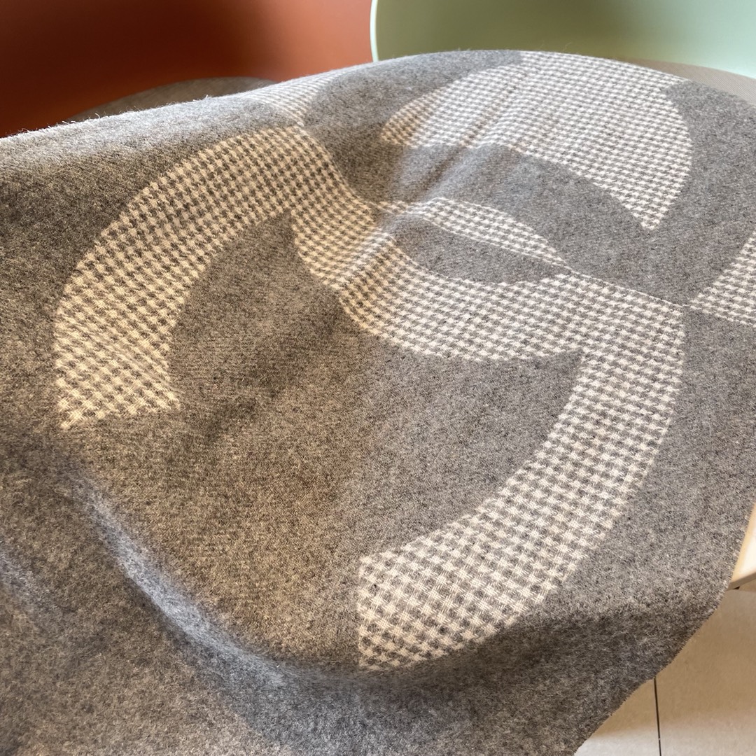 Bagsaaa Ch**el Grey Scarf 45*185cm