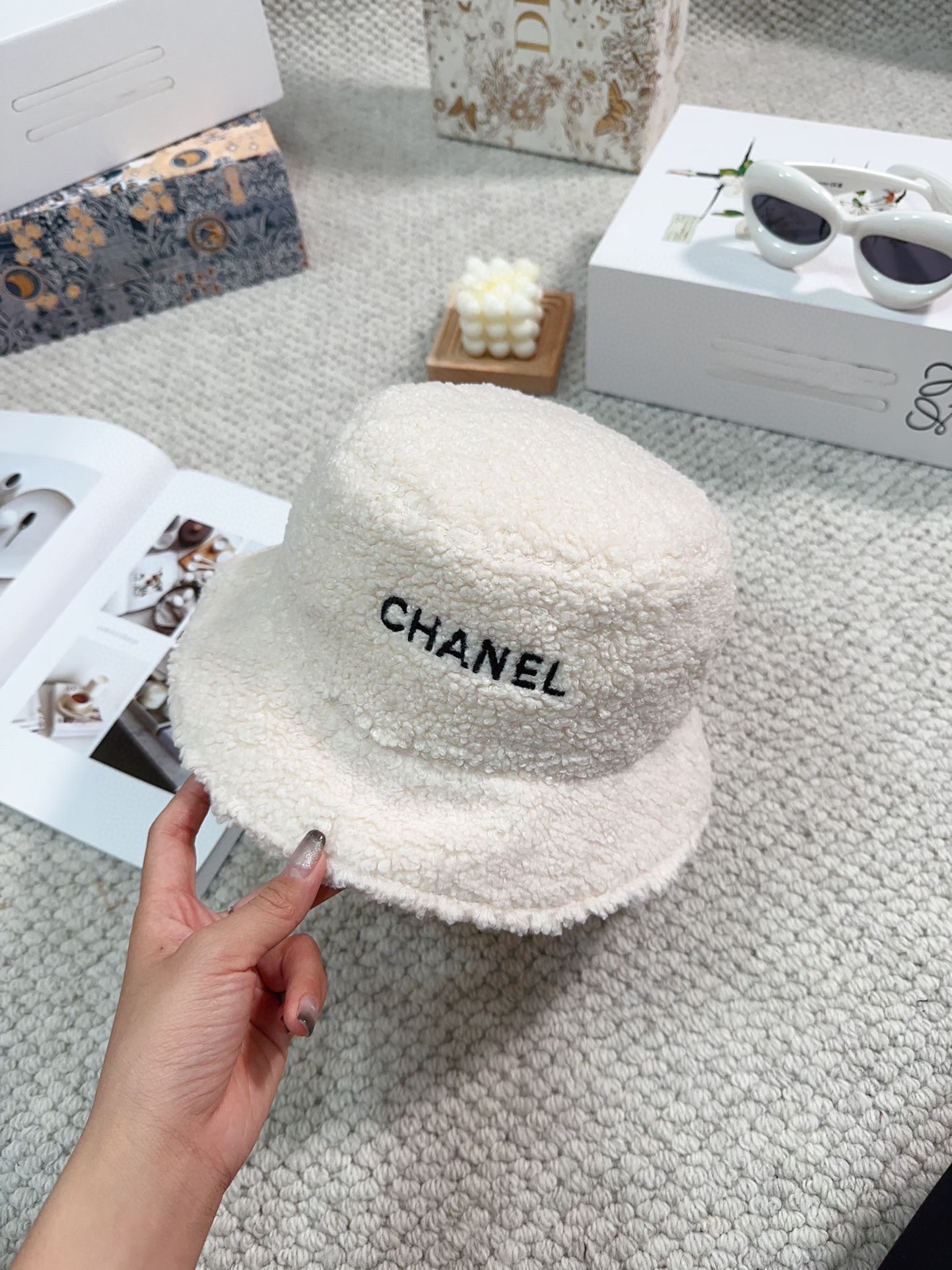 Bagsaaa Ch**el Winter Fur Bucket Hat White
