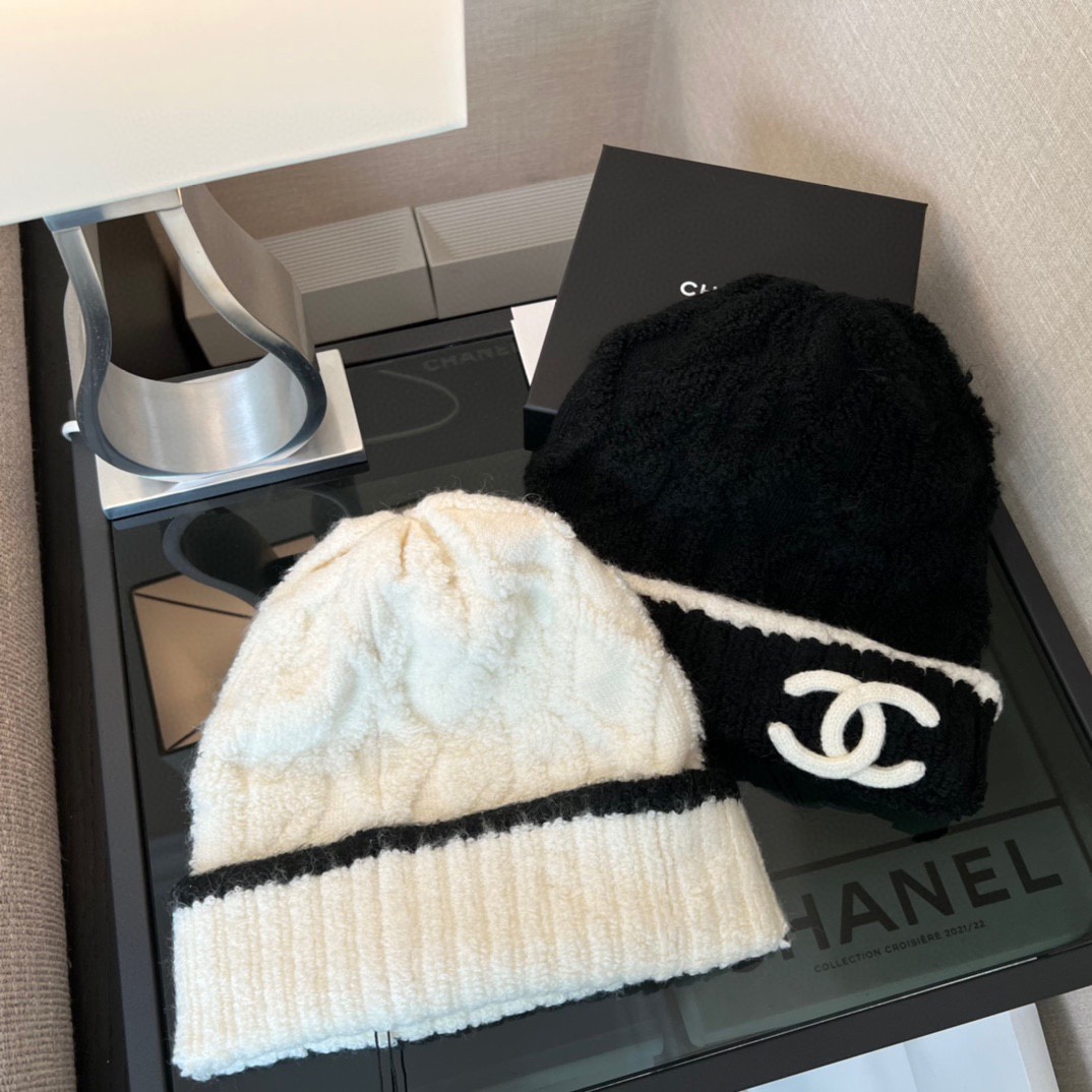 Bagsaaa Ch**el Beanie hat