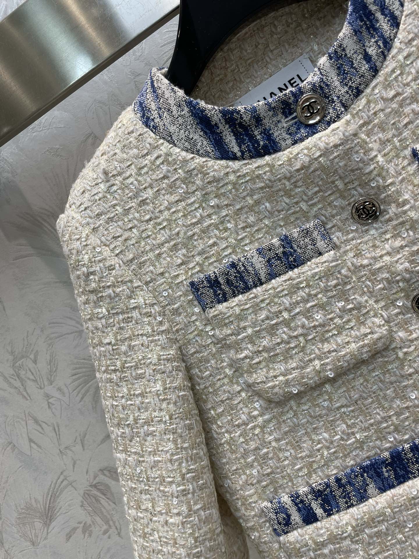 Bagsaaa Ch**el Tweed White Jacket