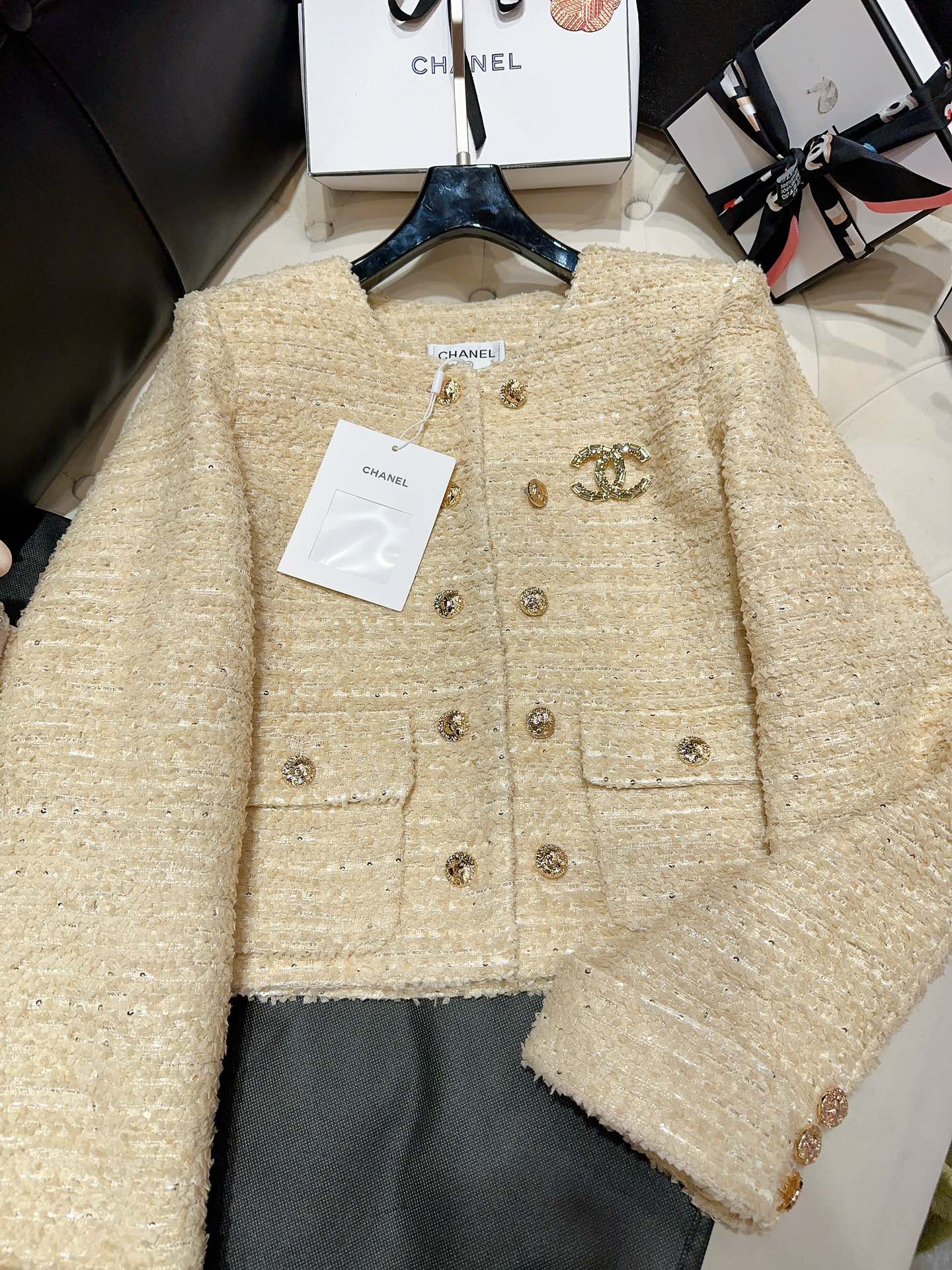 Bagsaaa Ch**el Tweed Light Yellow Jacket CC Silver Logo Hardware
