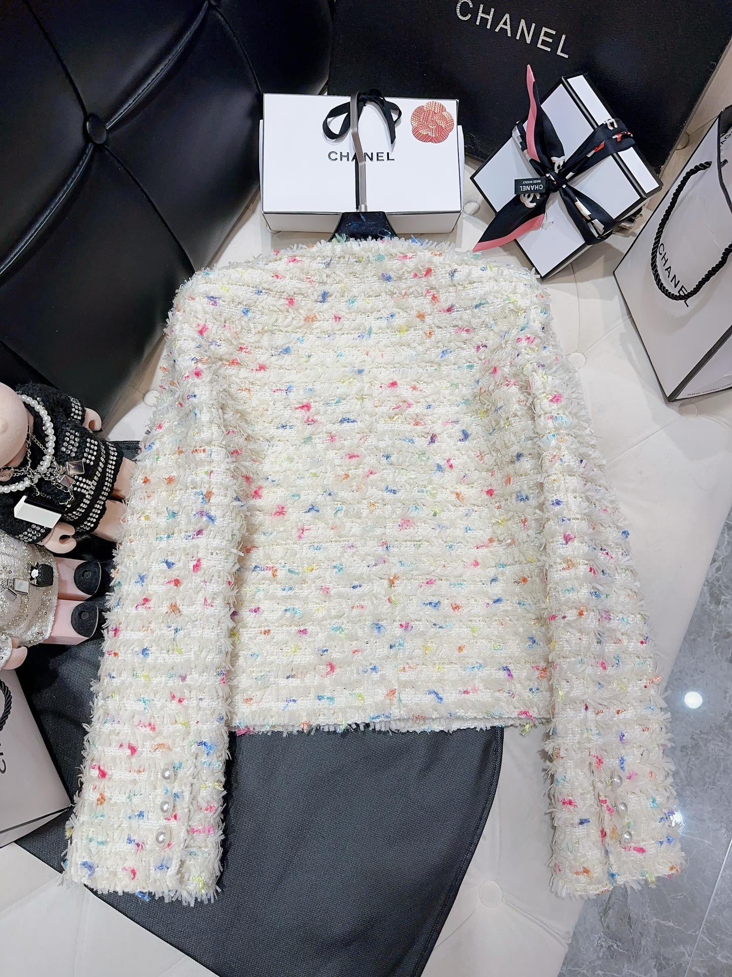 Bagsaaa Ch**el Tweed White Jacket CC Gold Logo Colorful