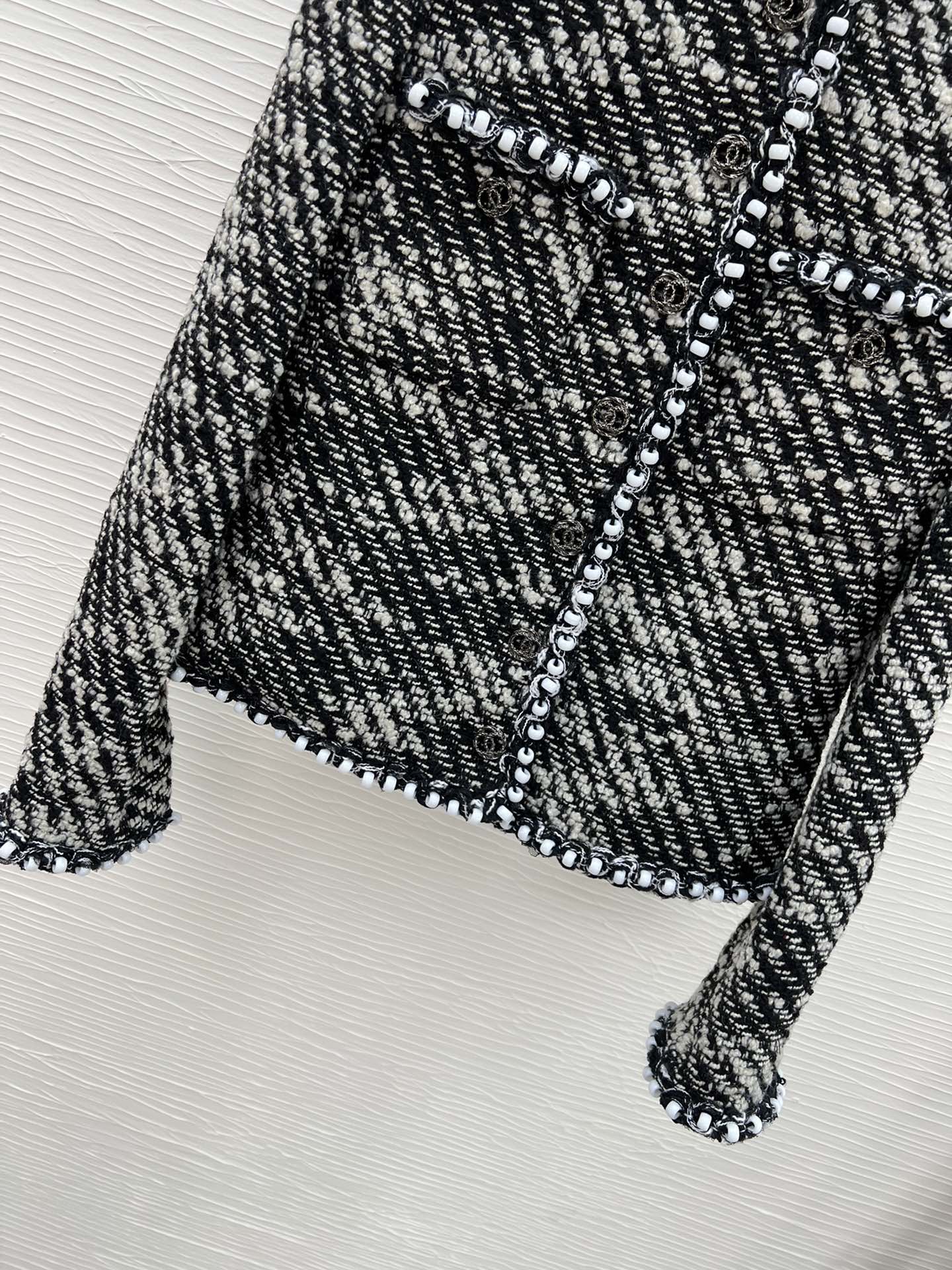 Bagsaaa Ch**el Tweed Grey Jacket Pearl