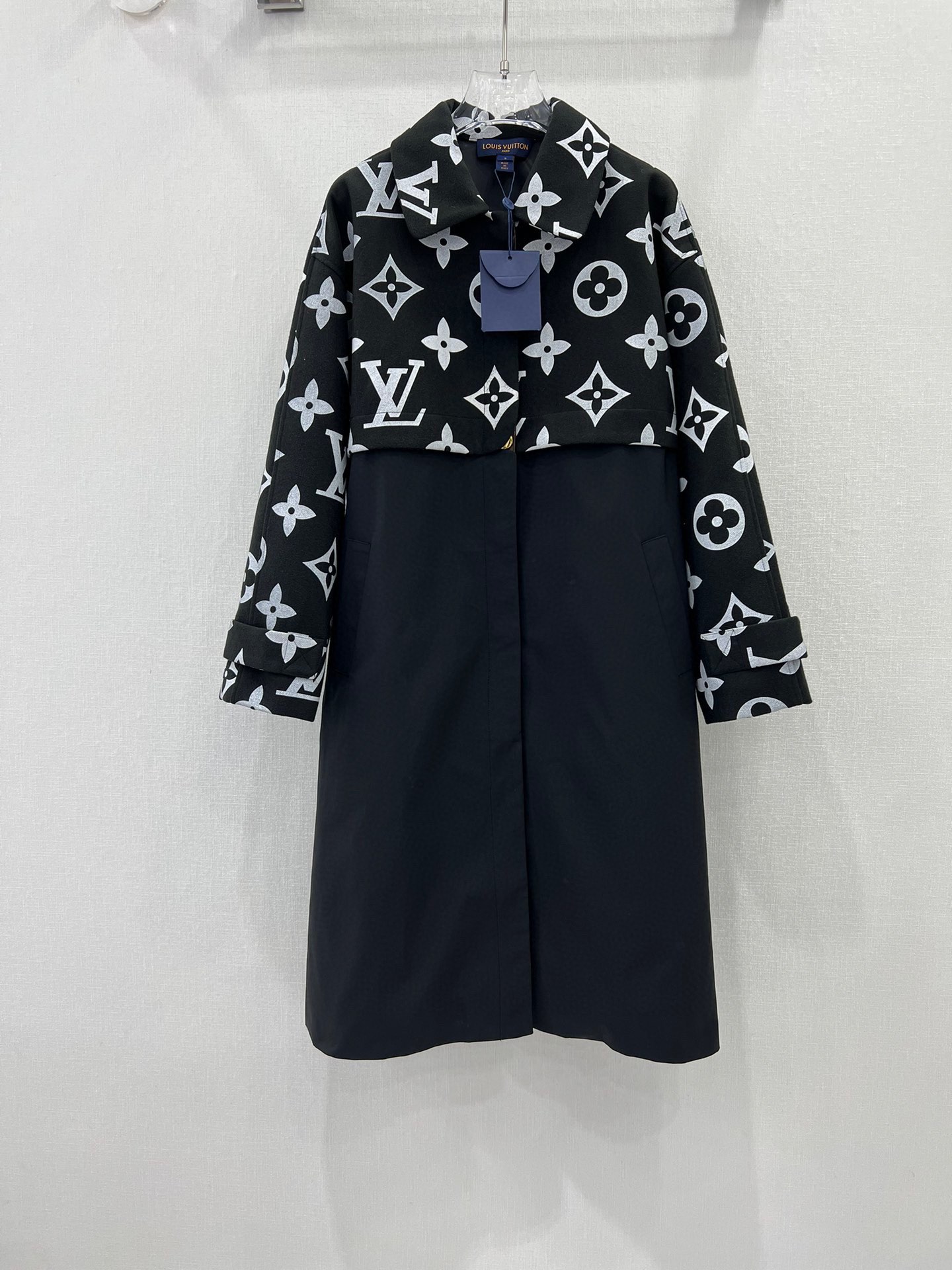 Bagsaaa L0vis Vvtt0n Oversized Monogram Accent Coat