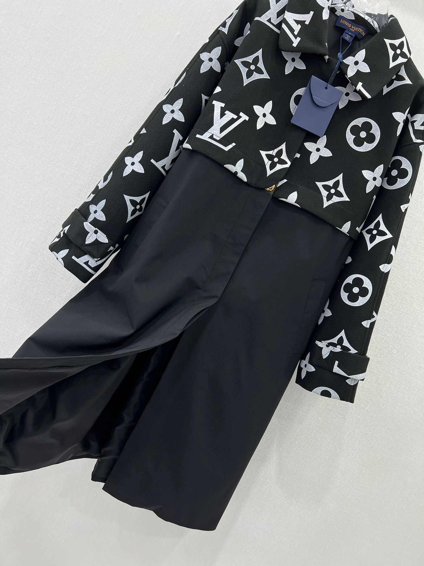 Bagsaaa L0vis Vvtt0n Oversized Monogram Accent Coat