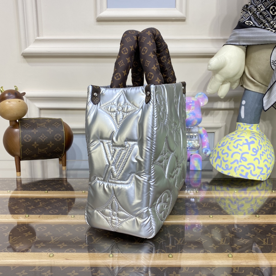 Bagsaaa L0vis Vvtt0n Pillow Onthego MM Silver metallic nylon