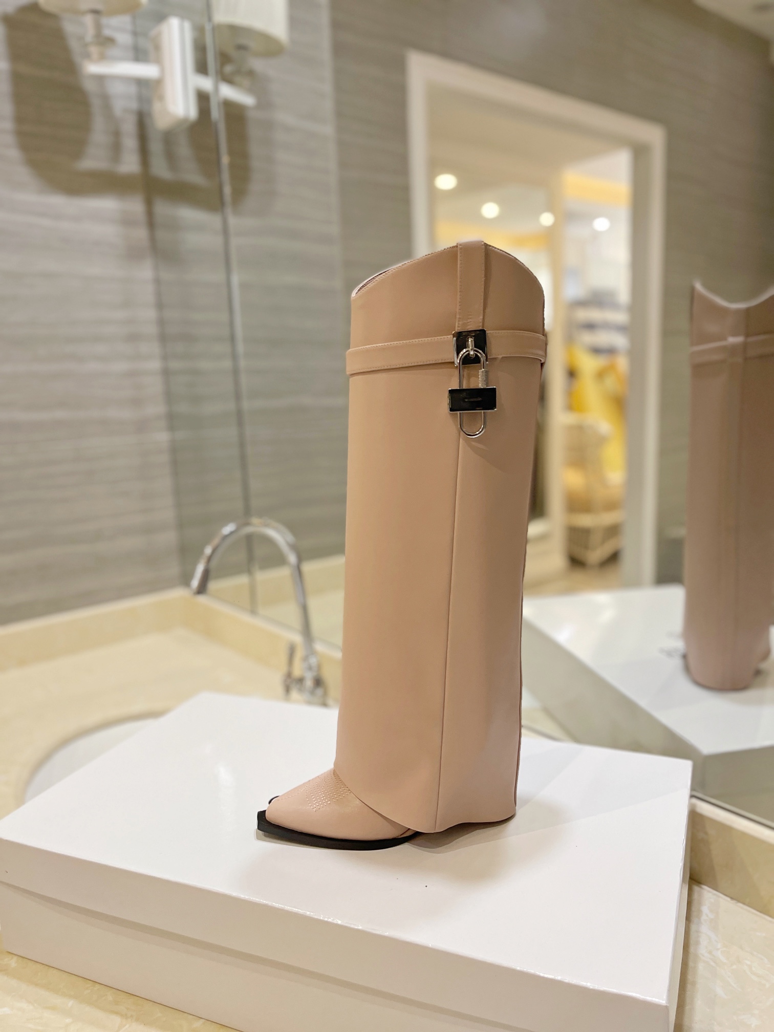 Bagsaaa Givenchy Shark Lock Ankle Long Boots in leather light pink