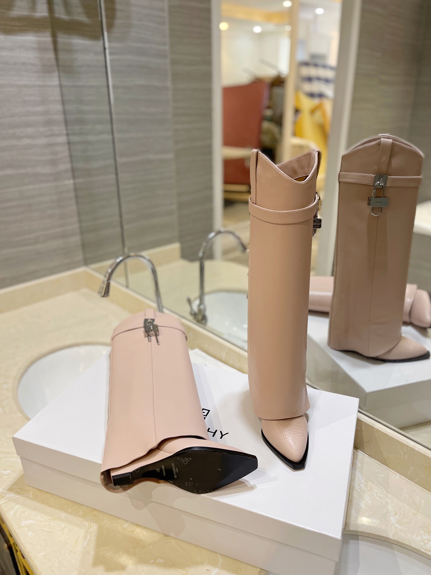 Bagsaaa Givenchy Shark Lock Ankle Long Boots in leather light pink