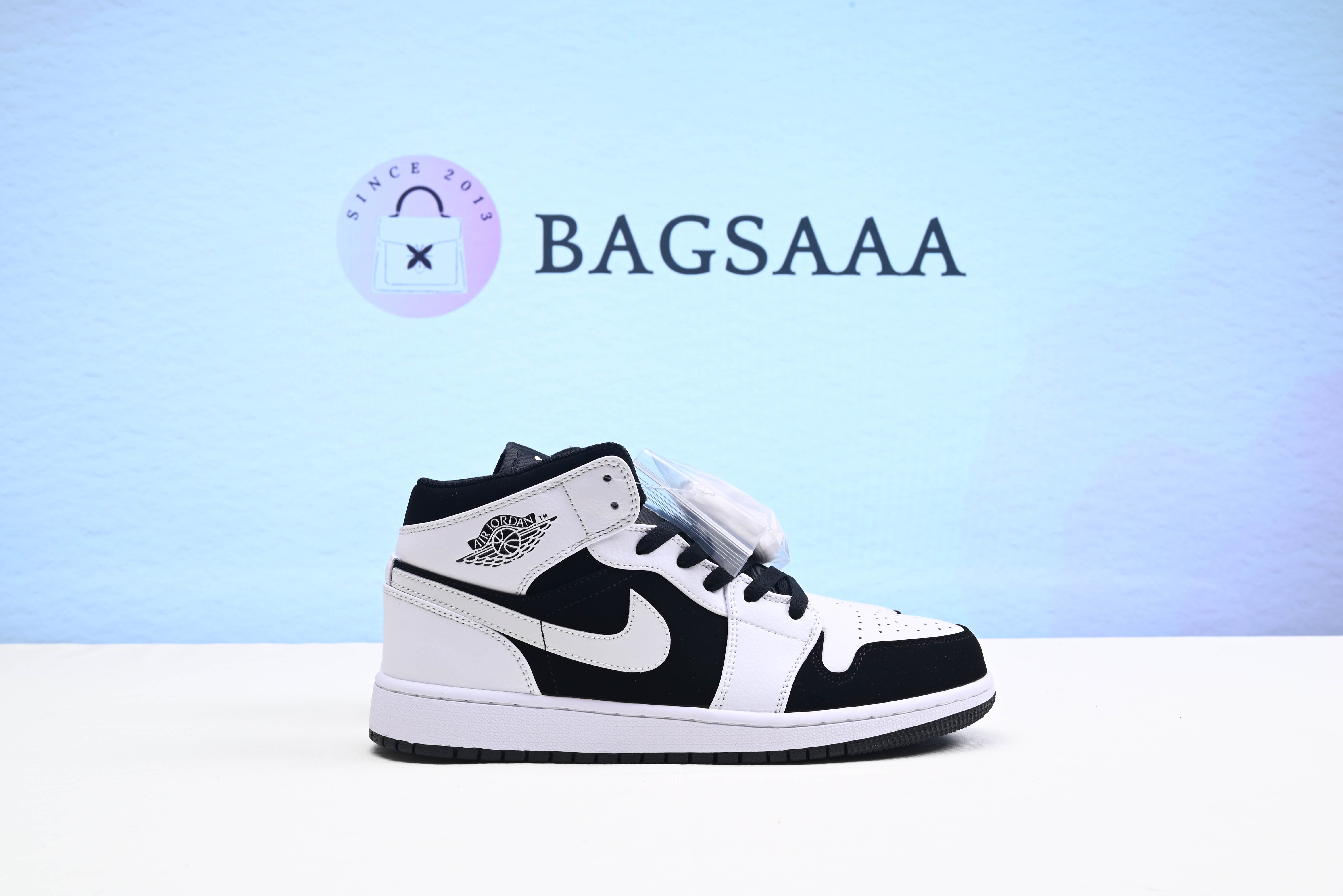 Nike Air Jordan 1 Mid Retro Tuxedo